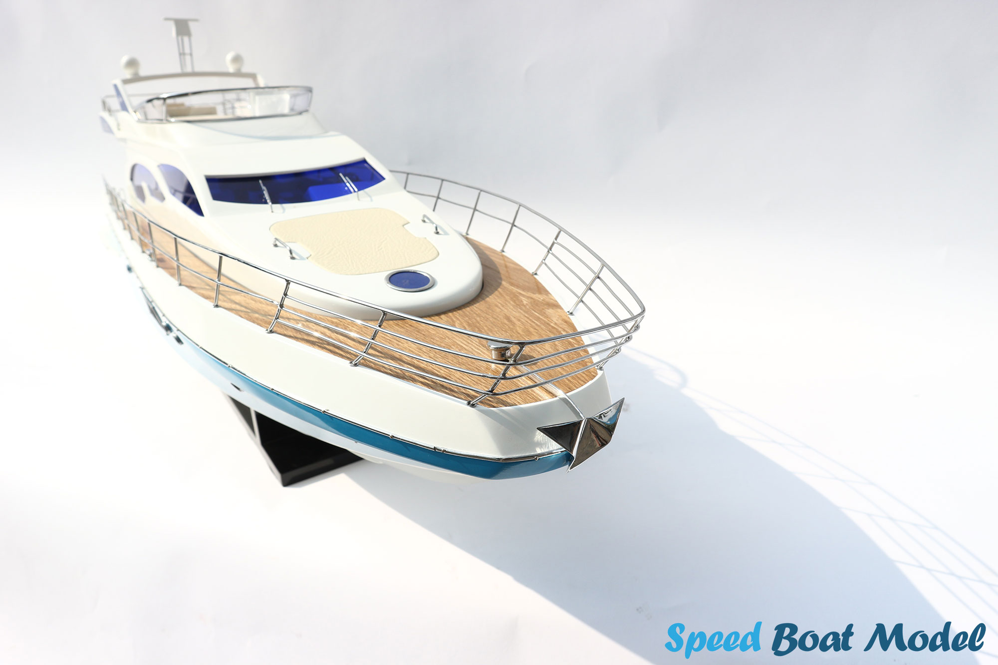 Azimut 64 Flybridge Blue Hull Modern Yacht Model 34.6"