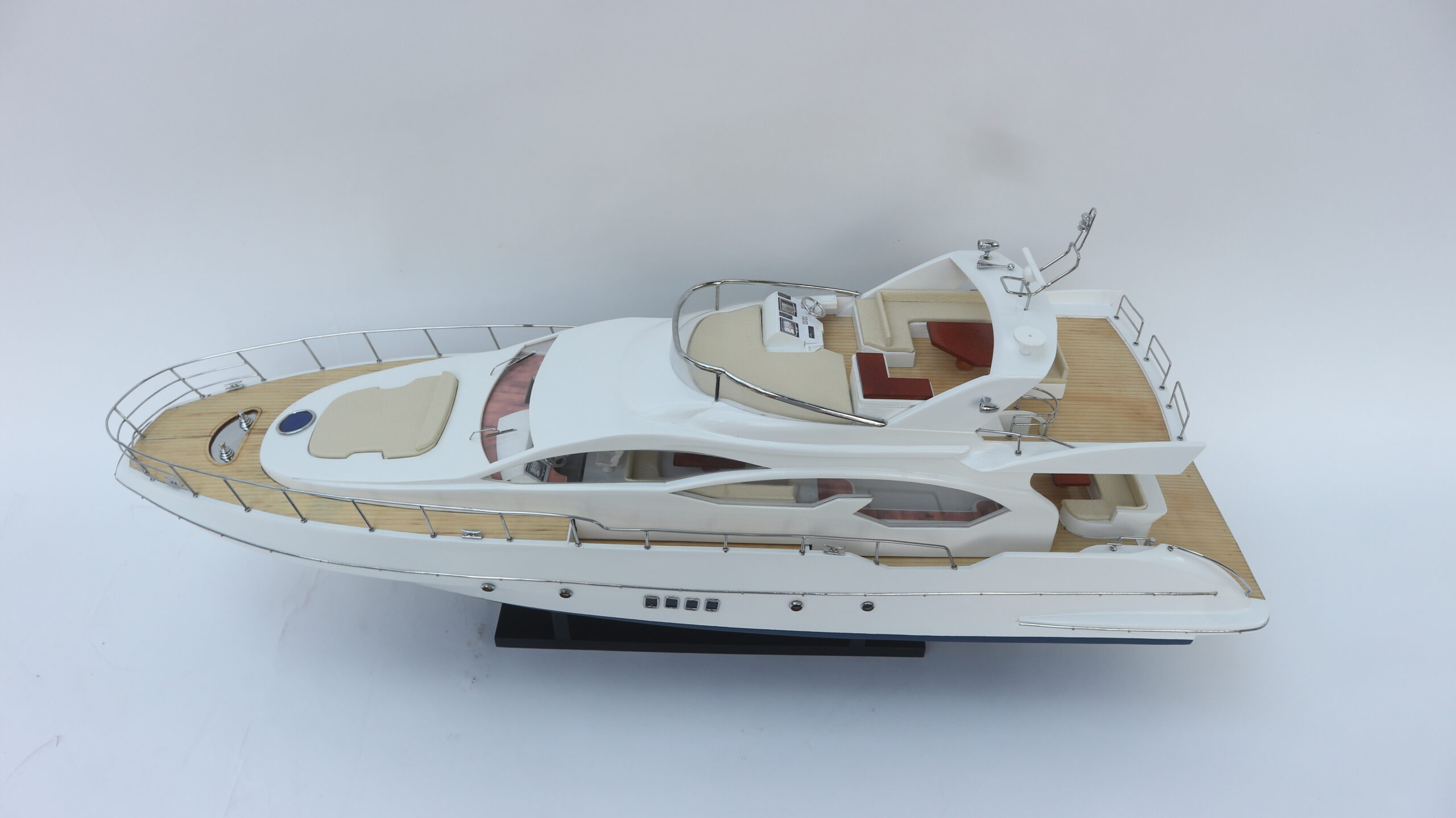 Azimut 70 RC Motor Yatch Model 33.4"