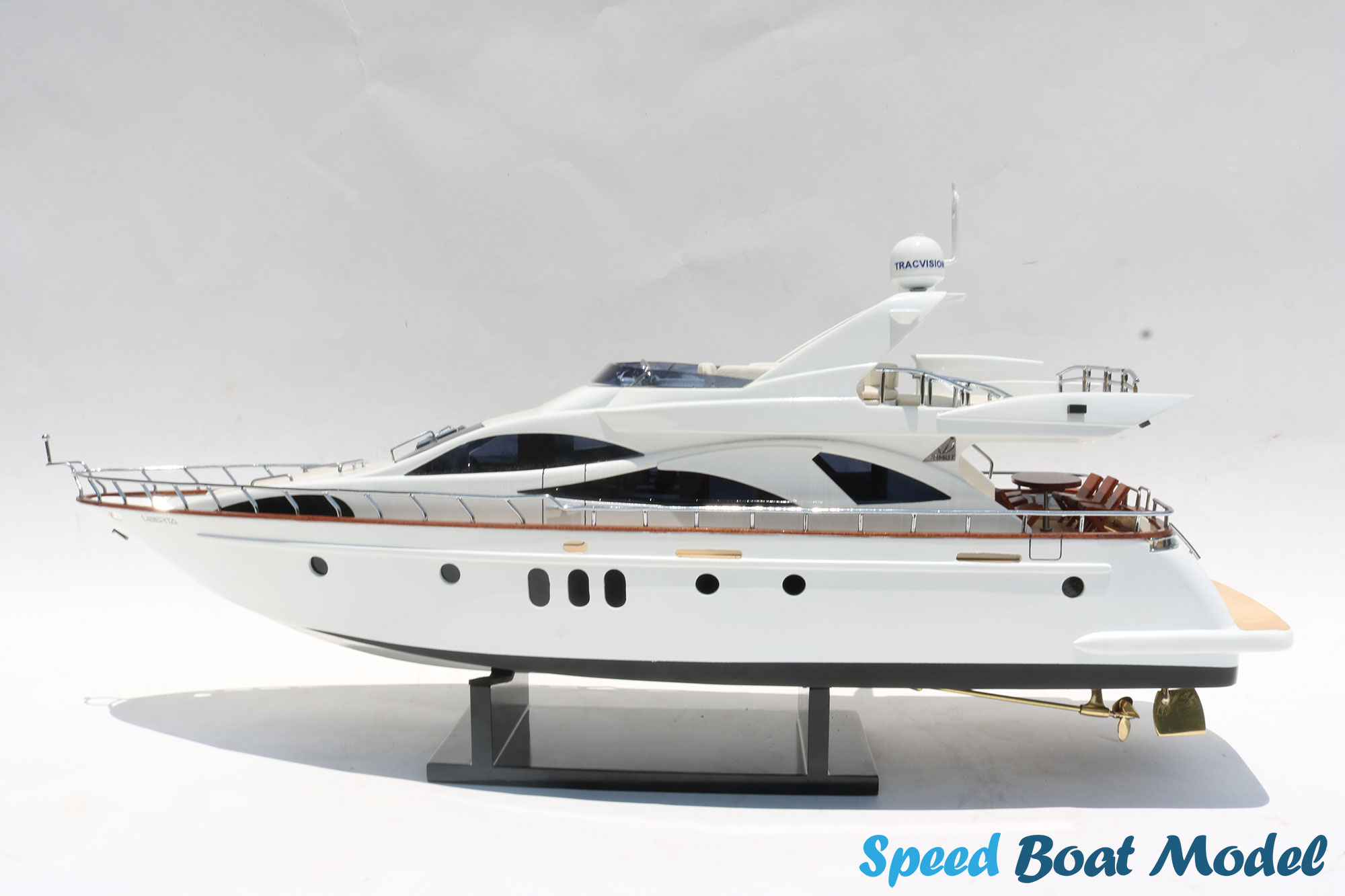 Azimut 80 Carat Modern Yatch Model 23.62"