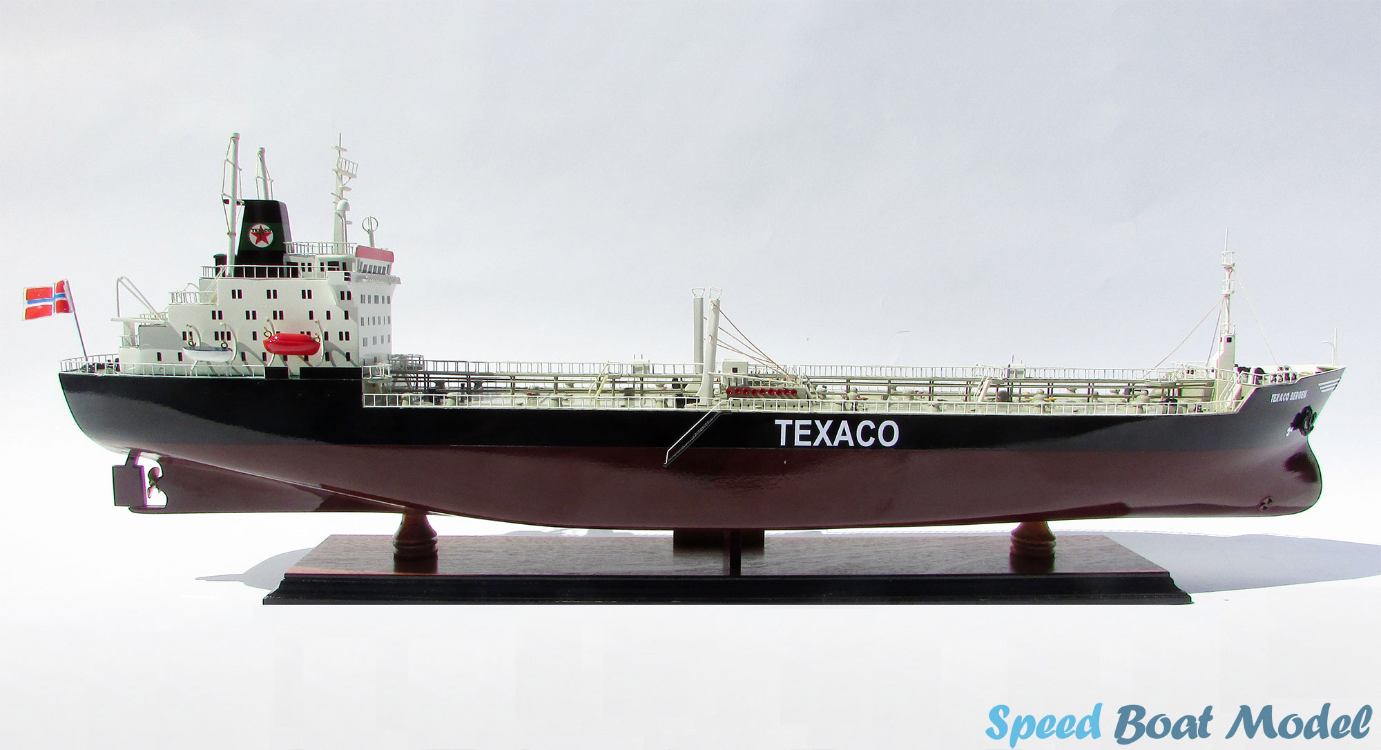 Texaco Bergen Commercial Ship Model 31.5
