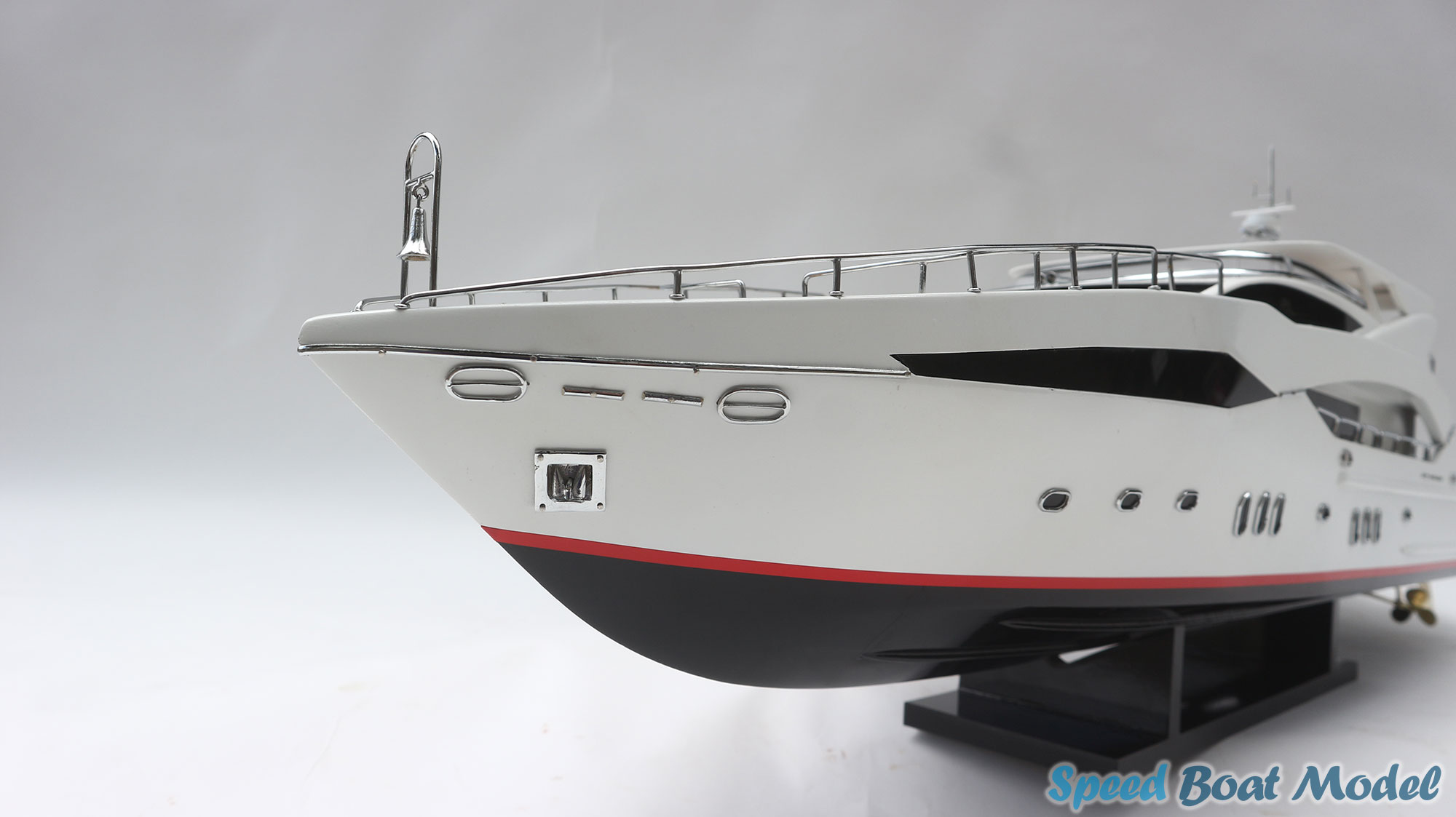 Sunseeker Predator 130 Modern Yacht Model 39.3"