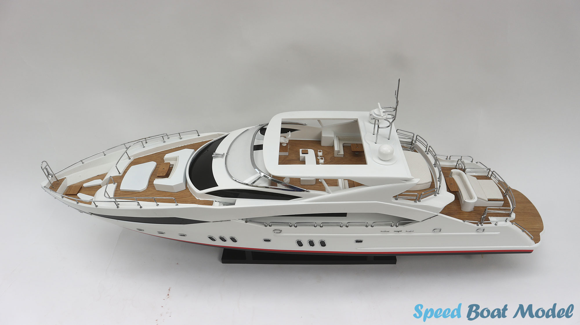 Sunseeker Predator 130 Modern Yacht Model 39.3"