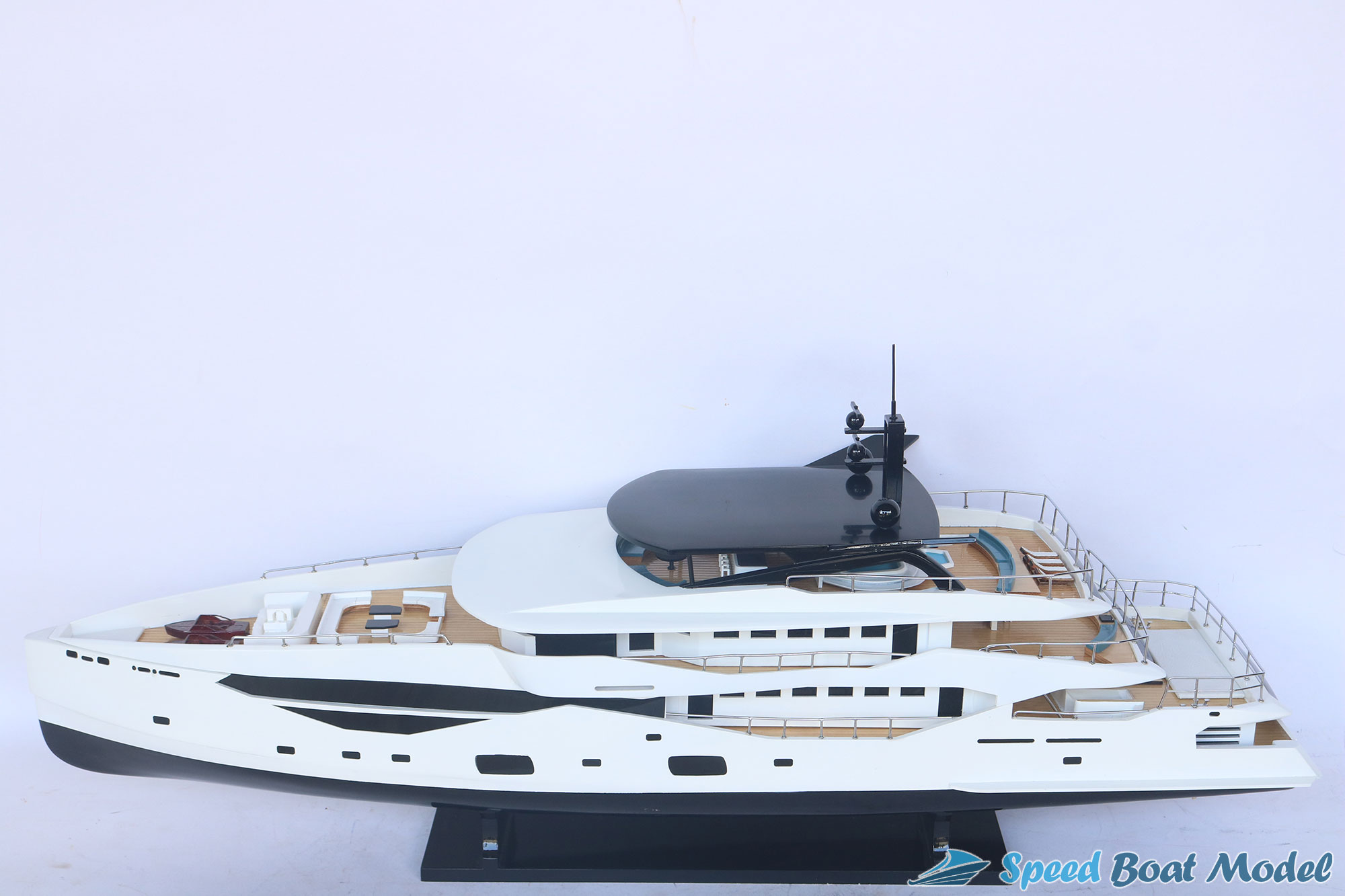 Sunseeker 161 Modern Yacht Model 39.3"