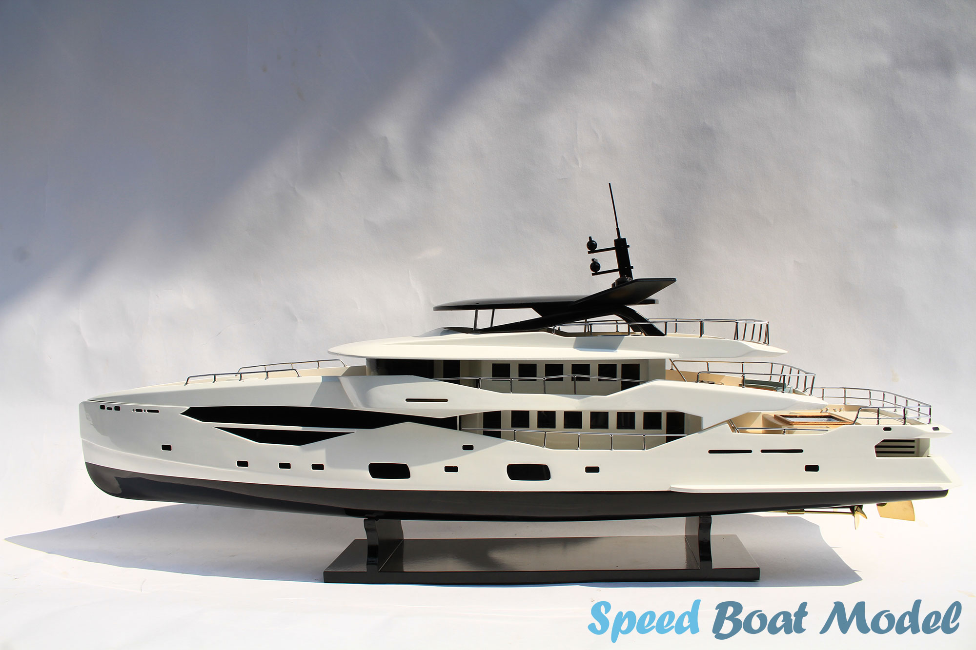 Sunseeker 161 Modern Yacht Model 39.3" 20 Sunseeker 161 Modern Yacht Model 39.3