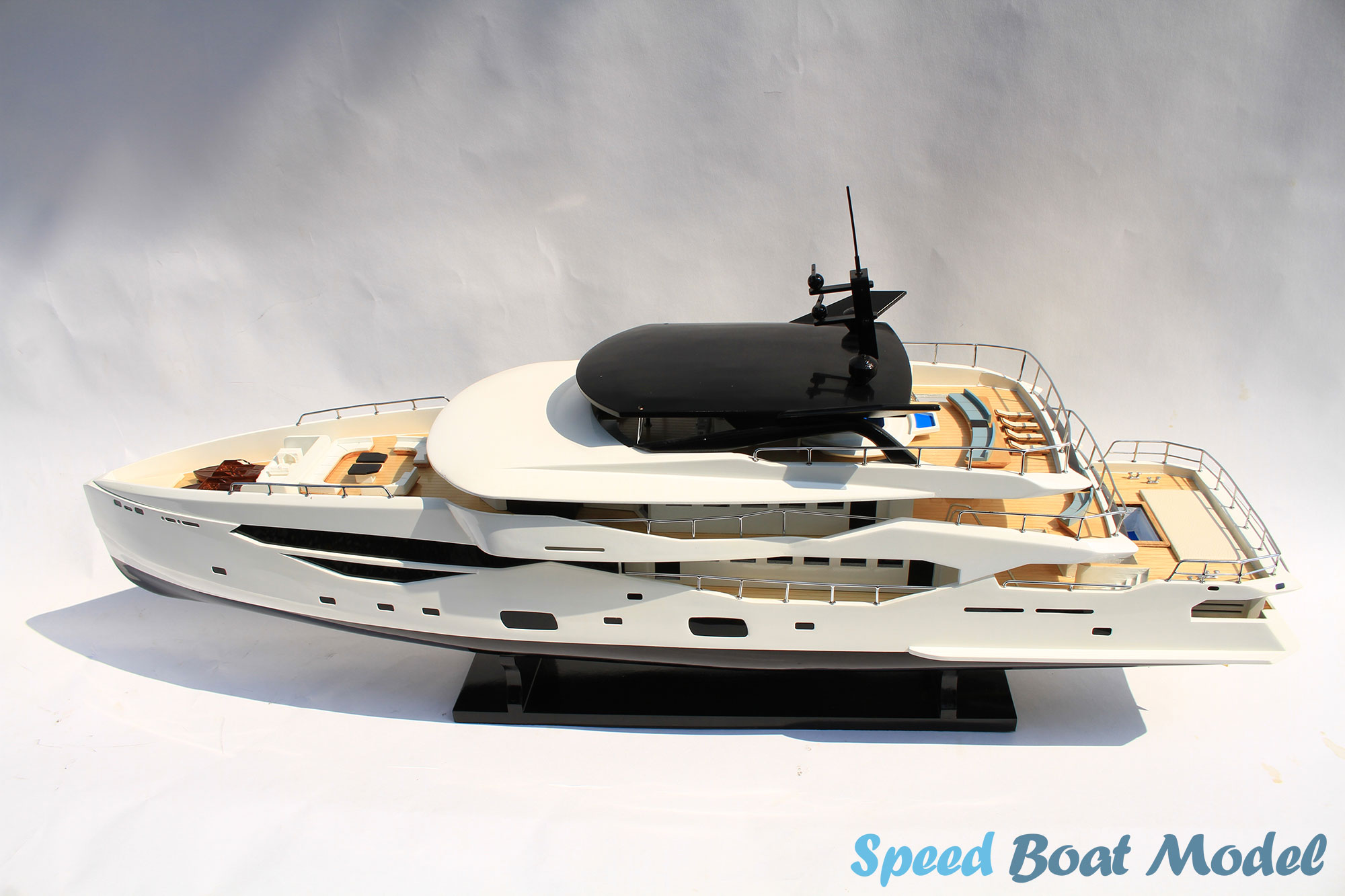 Sunseeker 161 Modern Yacht Model 39.3" 21 Sunseeker 161 Modern Yacht Model 39.3