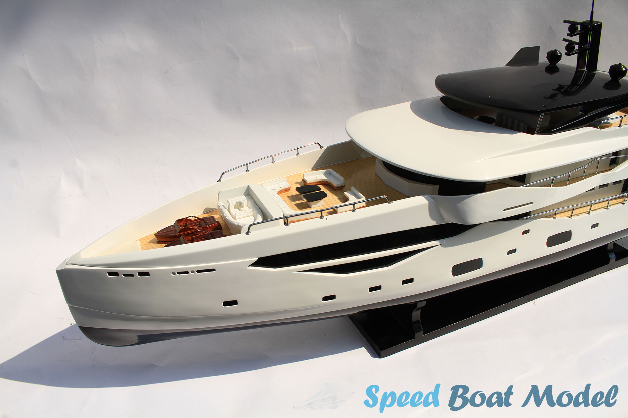 Sunseeker 161 Modern Yacht Model 39.3"