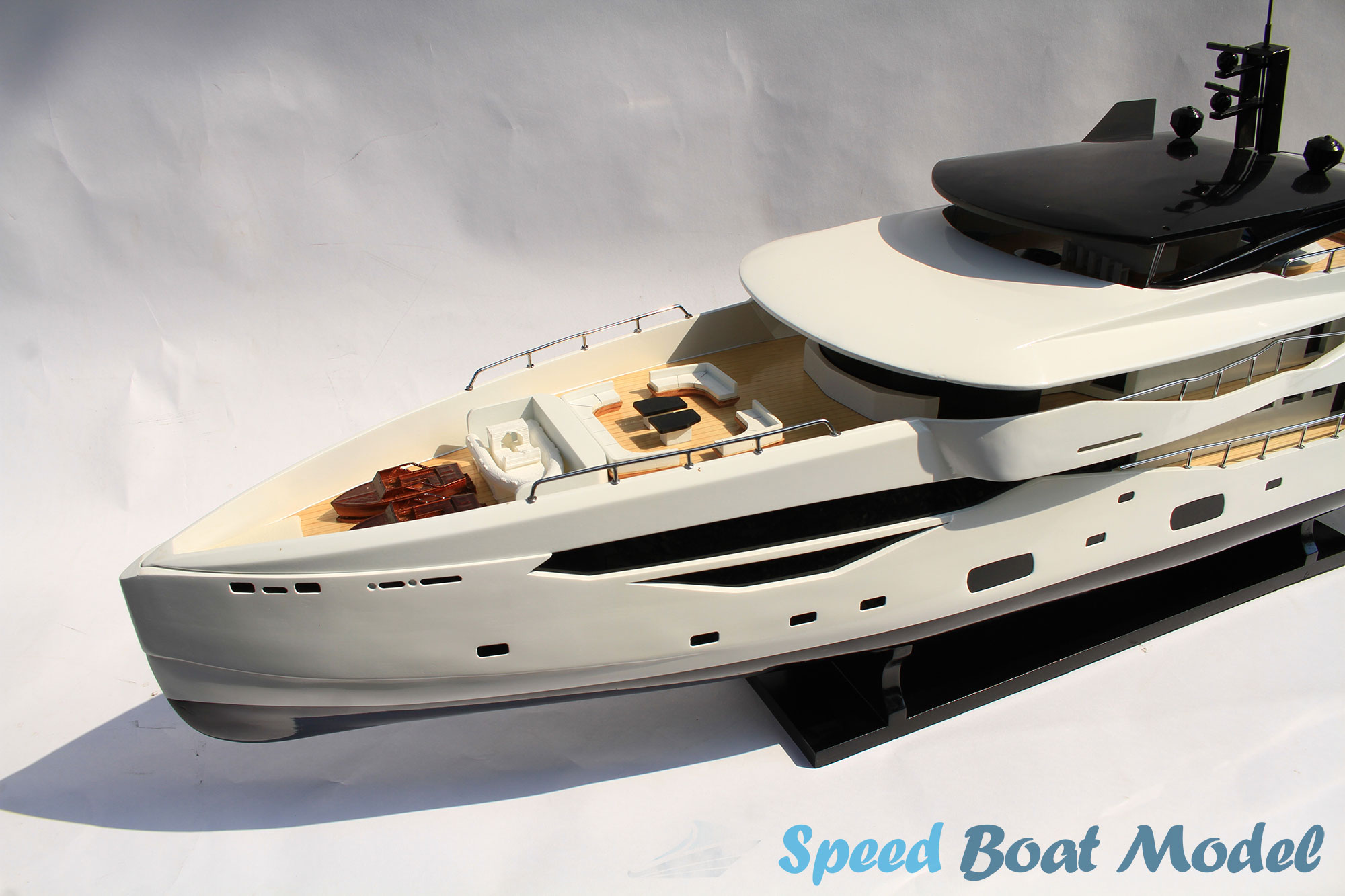 Sunseeker 161 Modern Yacht Model 39.3" 23 Sunseeker 161 Modern Yacht Model 39.3