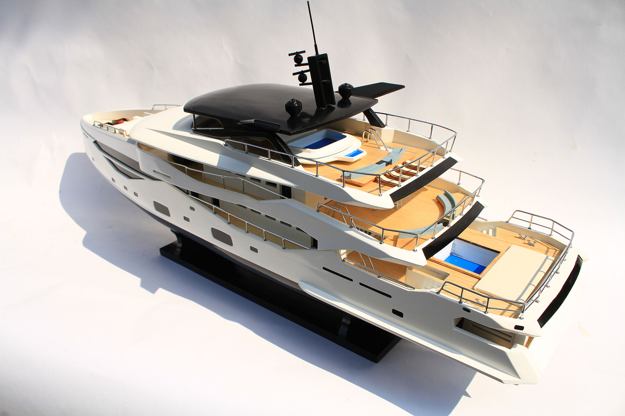 Sunseeker 161 Modern Yacht Model 39.3" 25 Sunseeker 161 Modern Yacht Model 39.3