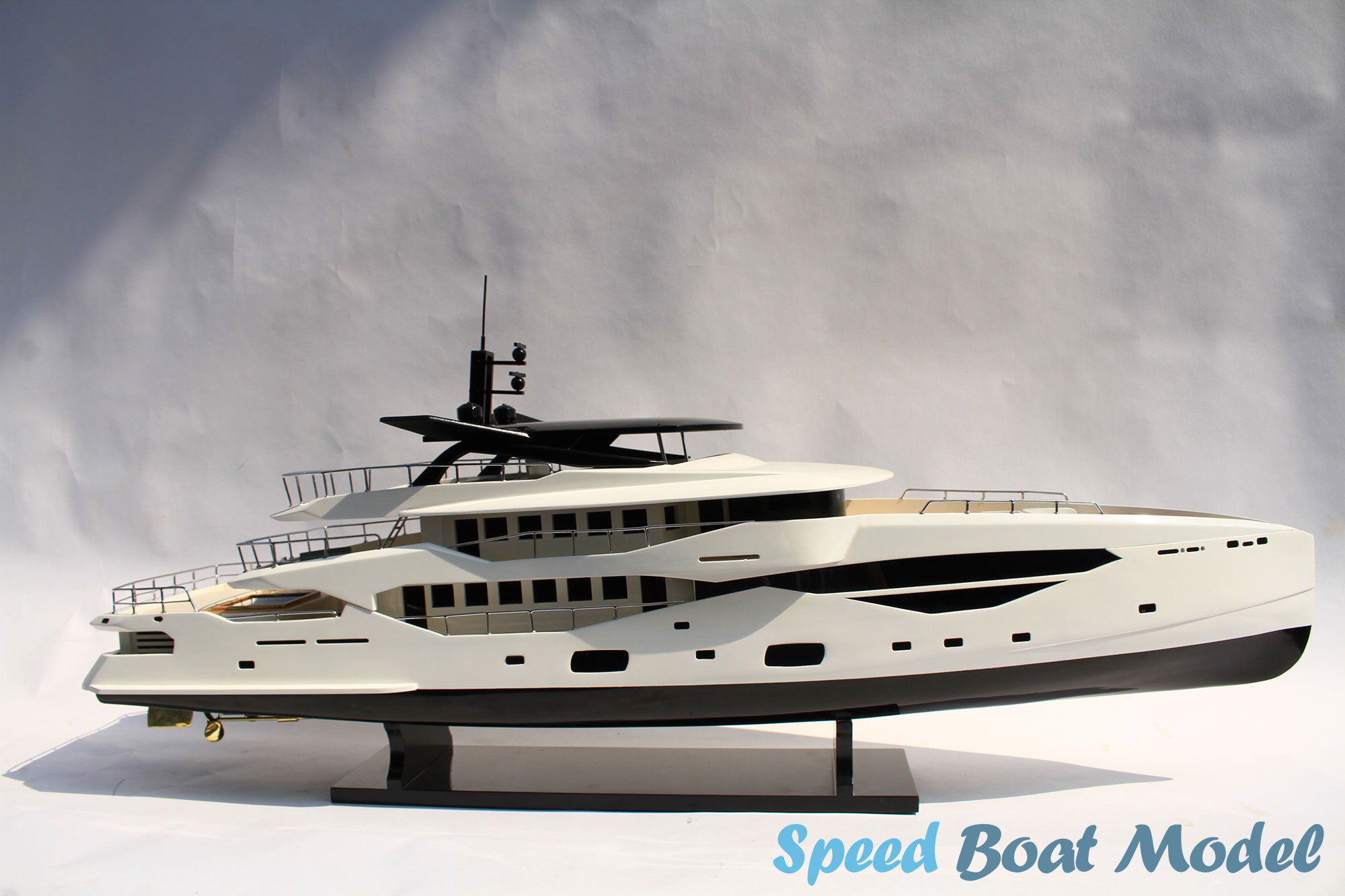Sunseeker 161 Modern Yacht Model 39.3" 27 Sunseeker 161 Modern Yacht Model 39.3