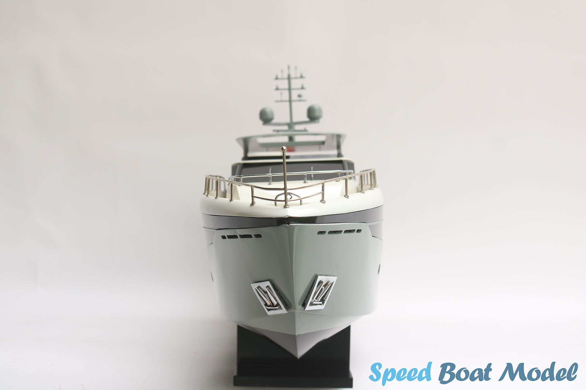 Princess 35m (Grey) Modern Yacht Model 37" 34 Princess 35m (grey) Modern Yacht Model 37