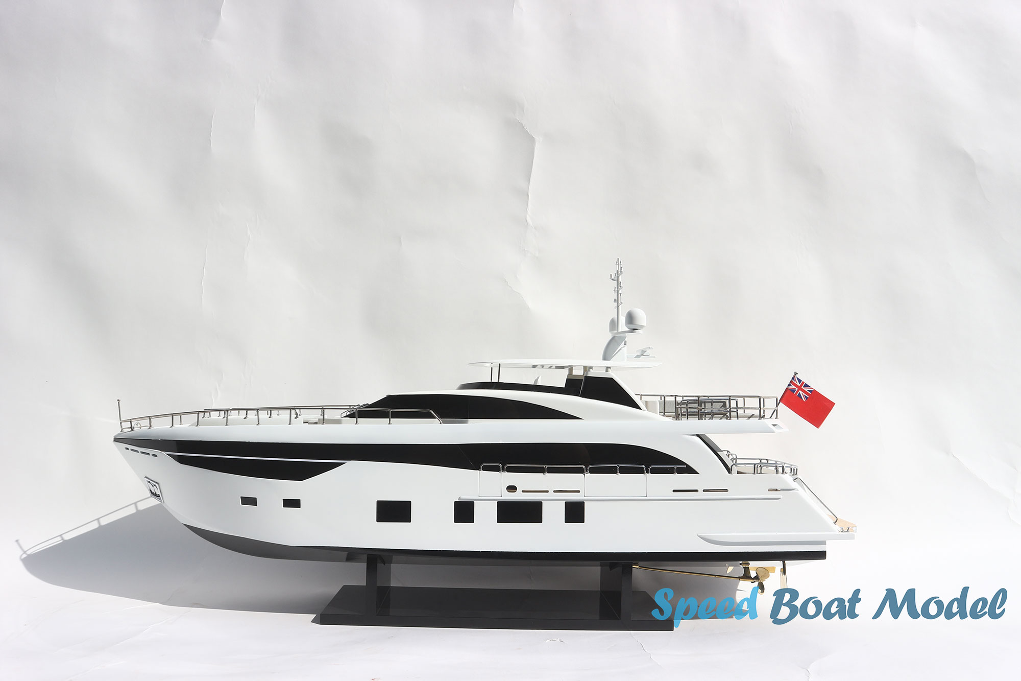 Princess 35m (White) Modern Yacht Model 37" 30 Princess 35m (white) Modern Yacht Model 37