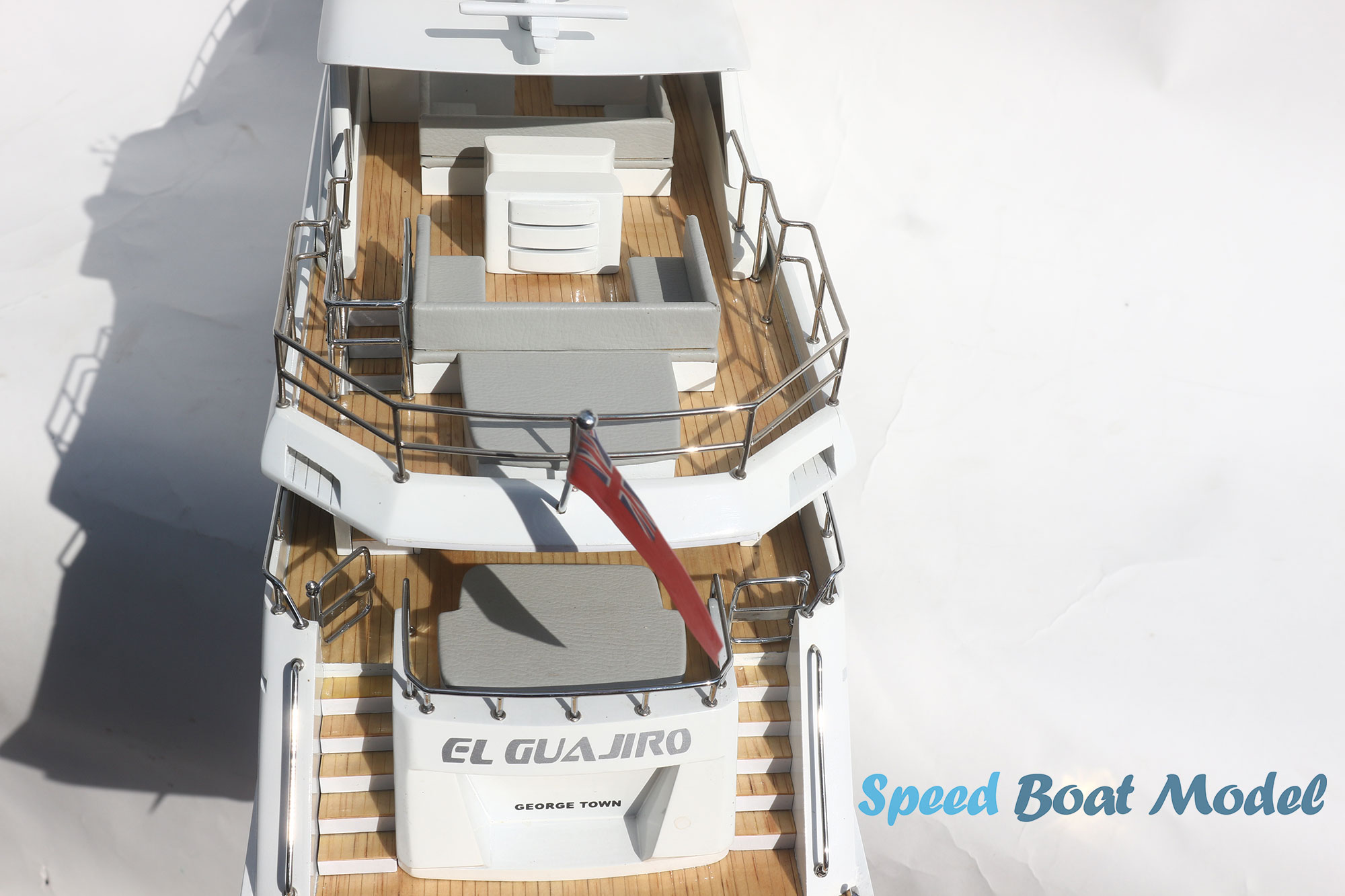 Princess 35m (White) Modern Yacht Model 37" 39 Princess 35m (white) Modern Yacht Model 37