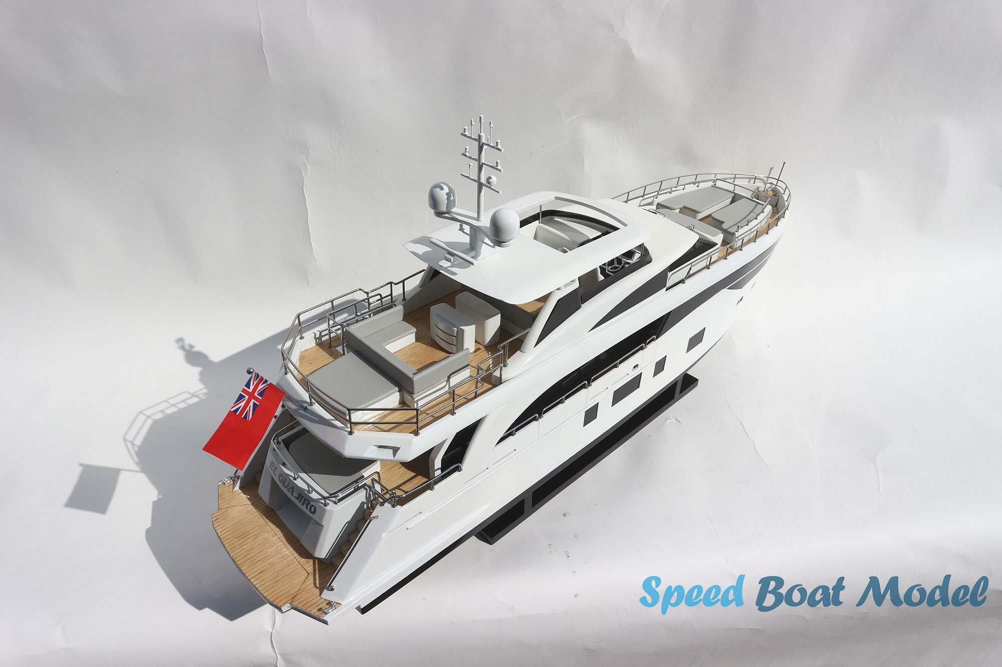 Princess 35m (White) Modern Yacht Model 37" 40 Princess 35m (white) Modern Yacht Model 37
