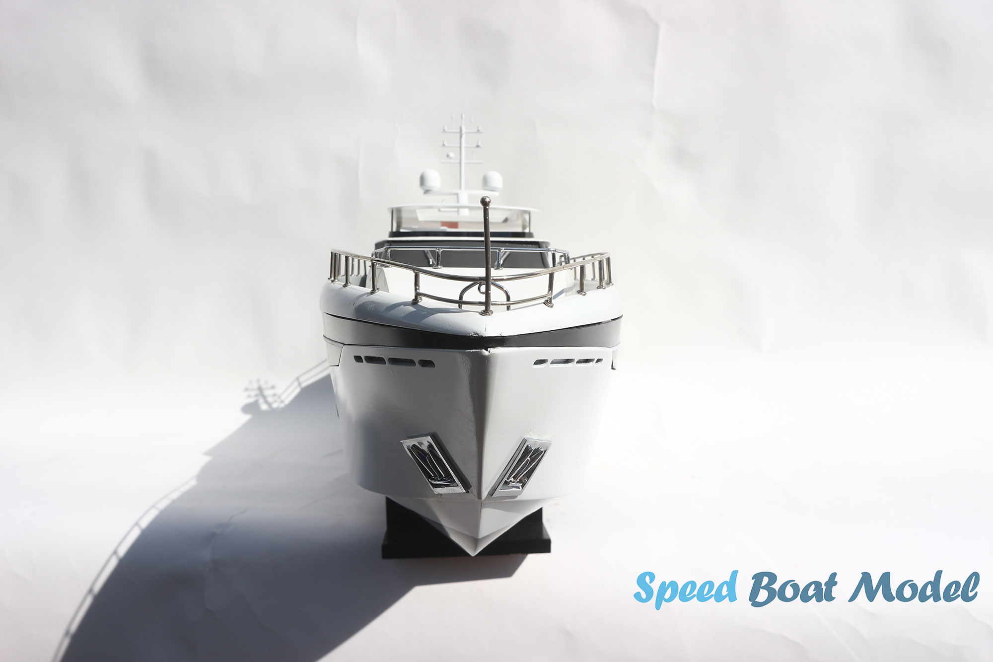 Princess 35m (White) Modern Yacht Model 37" 42 Princess 35m (white) Modern Yacht Model 37