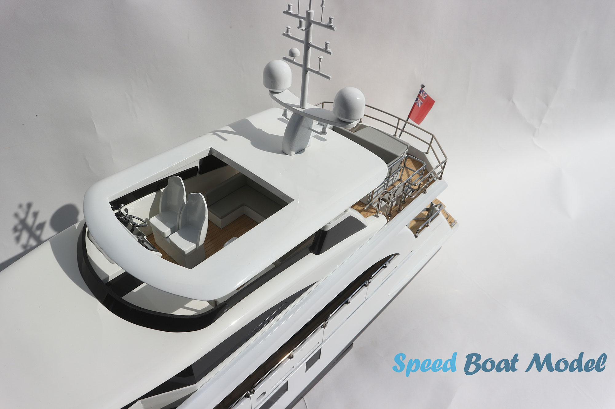 Princess 35m (White) Modern Yacht Model 37" 34 Princess 35m (white) Modern Yacht Model 37
