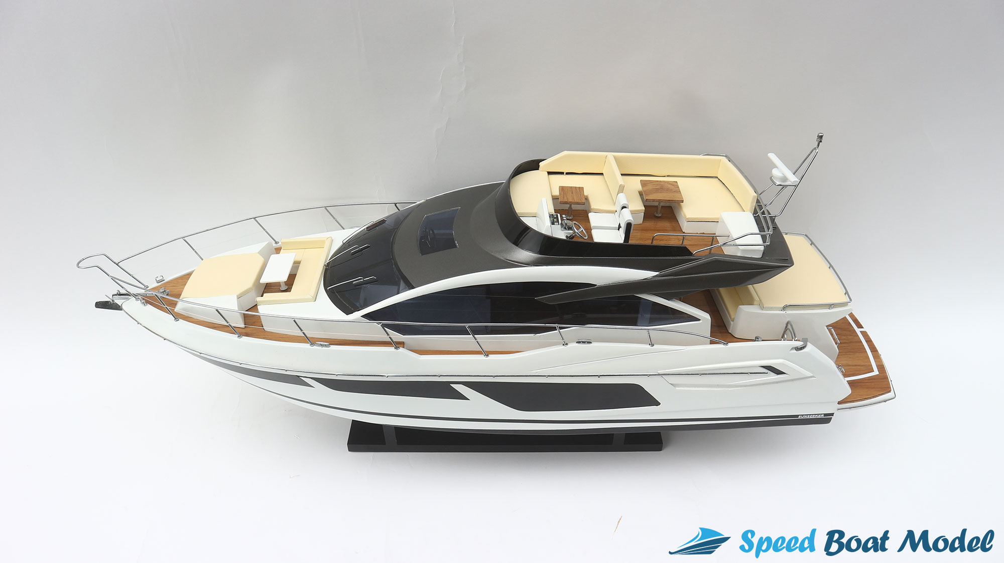 Sunseeker 74 Modern Yacht Model 32.6"