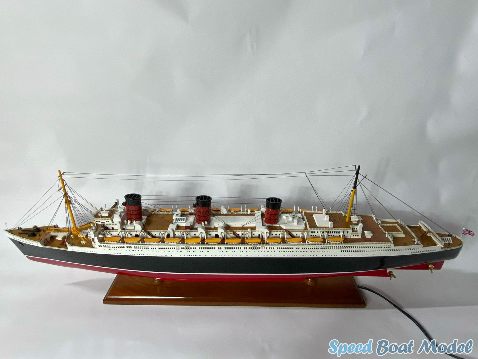 Rms Queen Mary Cruise Liner Model 39.7