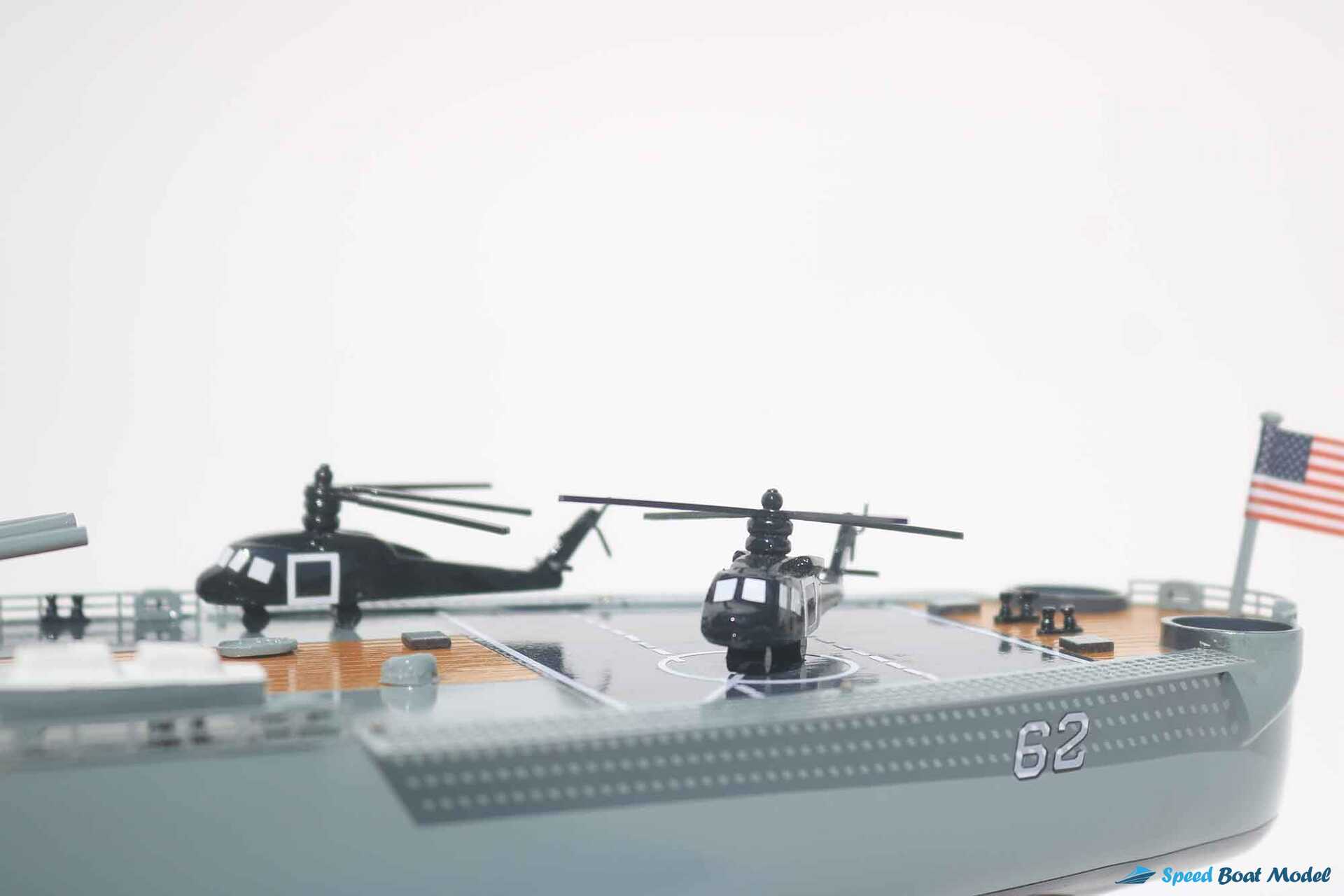 Uss New Jersey (bb-62) Battleship Model (2) Speed Boad Model Uss New Jersey (bb-62) Battleship Model (2) Speed Boad Model