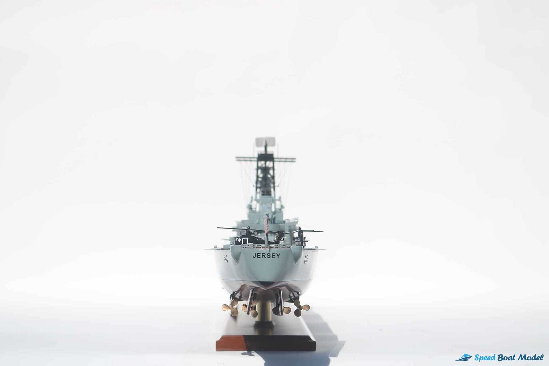 Uss New Jersey (bb-62) Battleship Model (5) Speed Boad Model Uss New Jersey (bb-62) Battleship Model (5) Speed Boad Model
