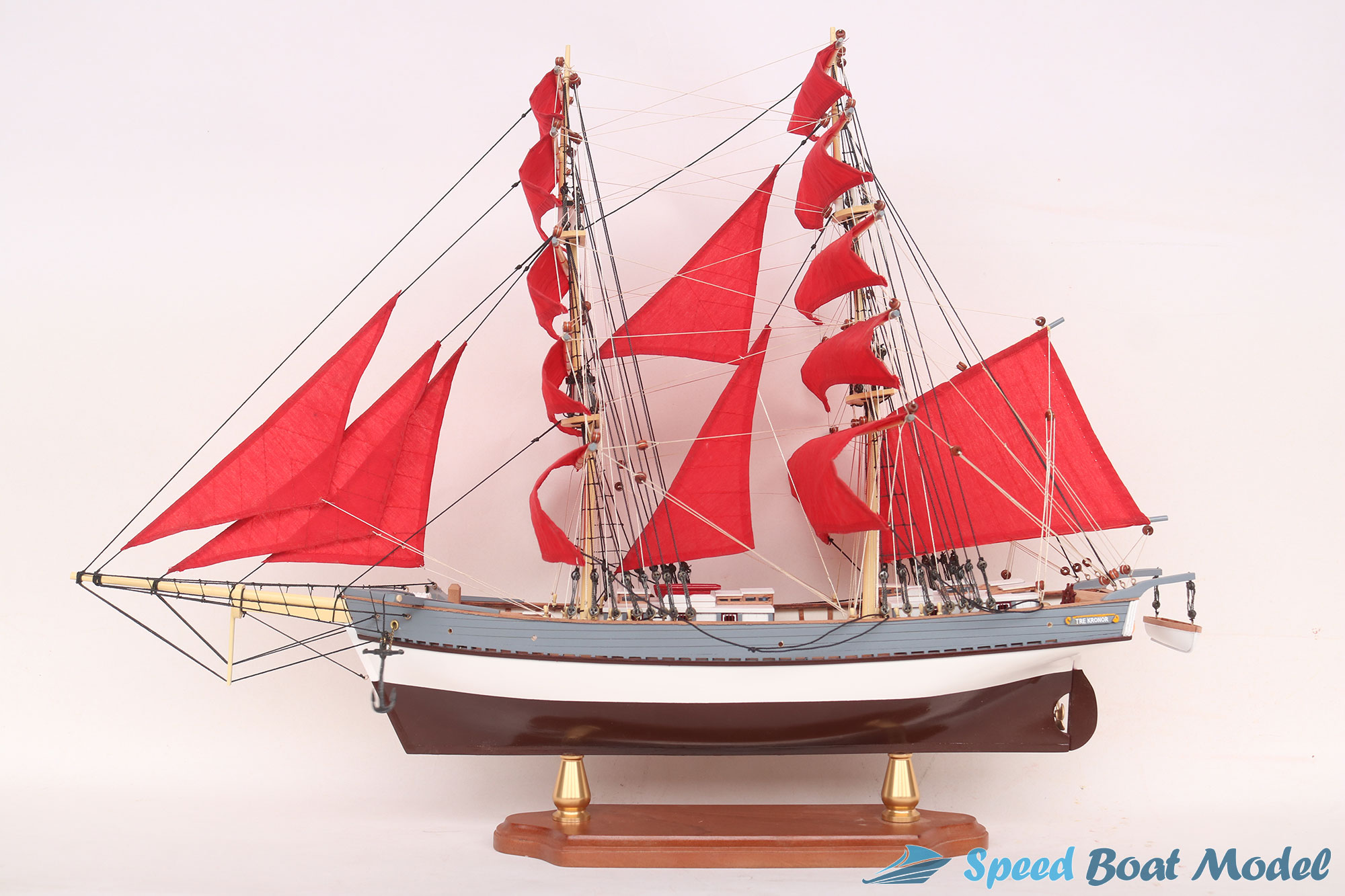 Tre Kronor Stockholm - Red Sail Tall Ship Model 27.7