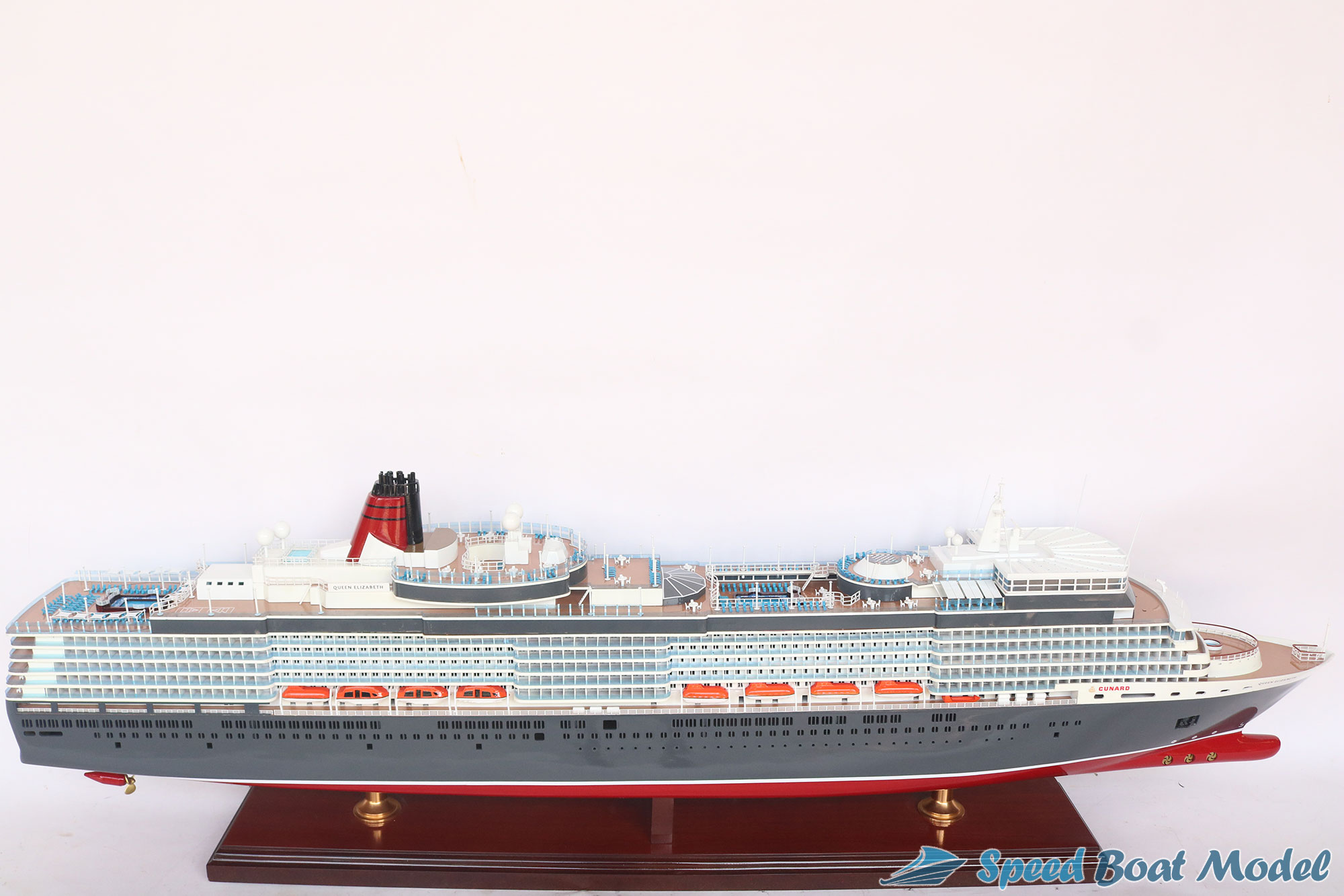 Queen Elizabeth 2010 Cruise Ship Model 59"