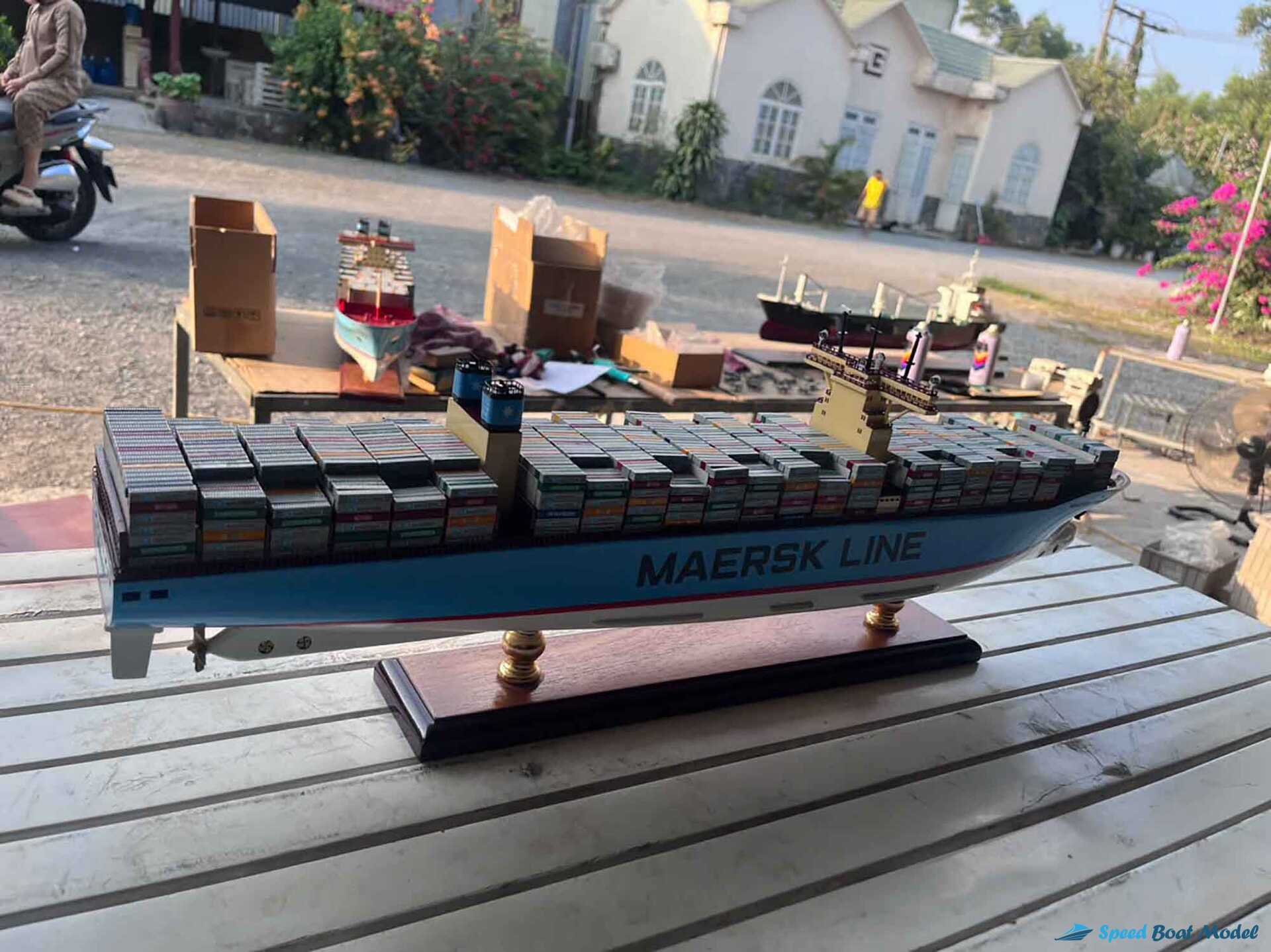 Maersk Triple E – Class Container Ship Model (1) Speed Boad Model Maersk Triple E – Class Container Ship Model (1) Speed Boad Model