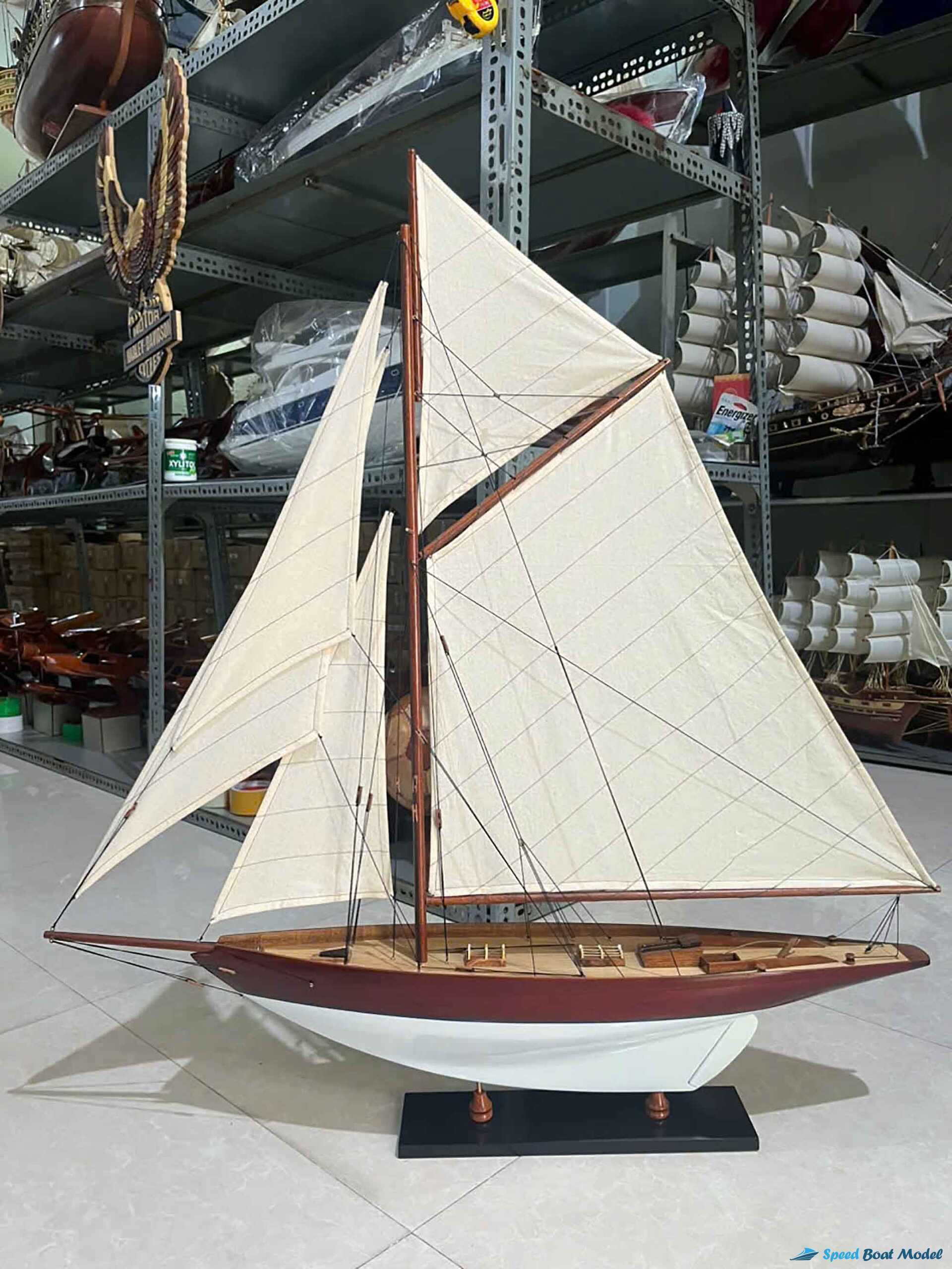 Penduick Ship Model – Painted White (10) Speed Boad Model