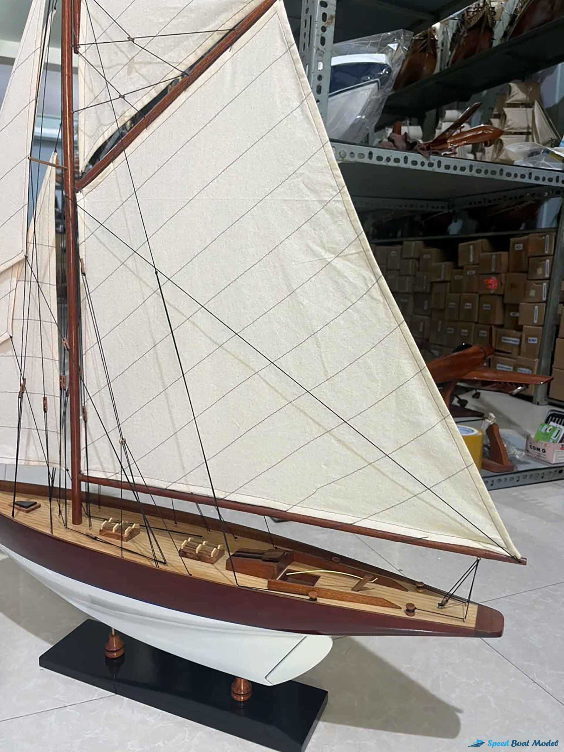 Penduick Ship Model – Painted White (9) Speed Boad Model Penduick Ship Model – Painted White (9) Speed Boad Model