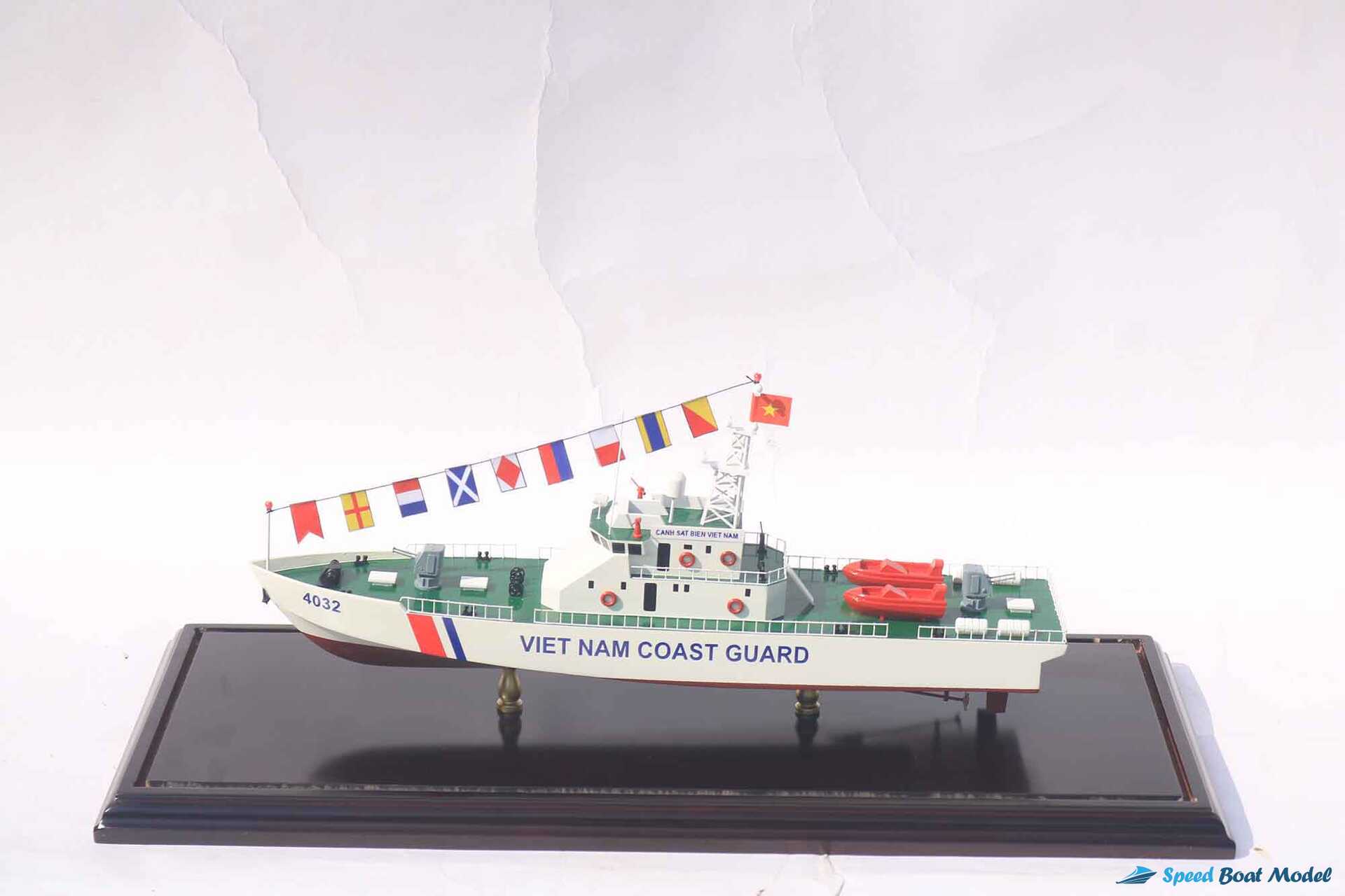 Viet Nam Coast Guard 4032 With Display Case Model 21.6" 10 Viet Nam Coast Guard 4032 With Display Case Model (10) Speed Boad Model