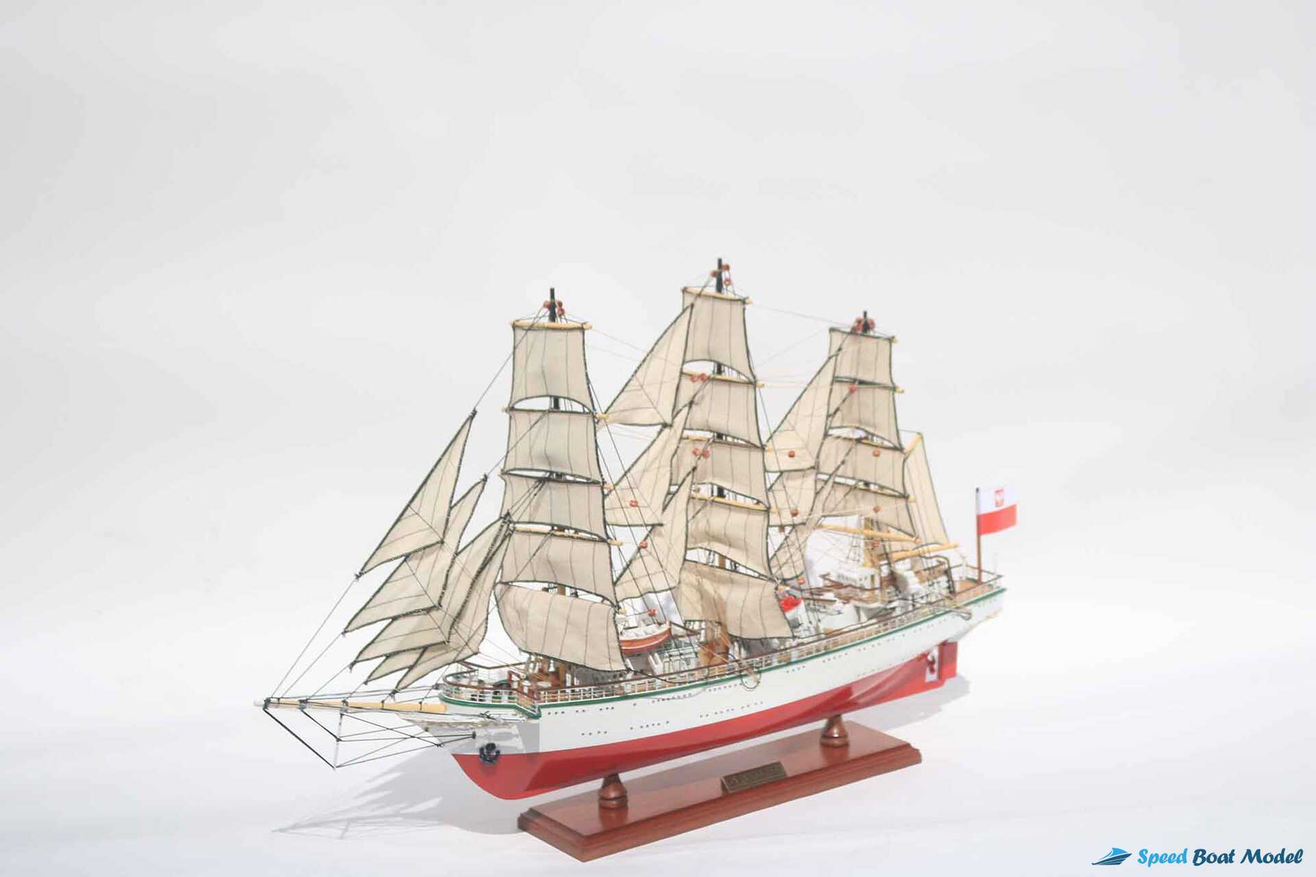 Dar Mlodziezy 1982 Poland Tall Ship Model 28" 15 Dar Mlodziezy 1982 Poland Tall Ship Model (12) Speed Boad Model