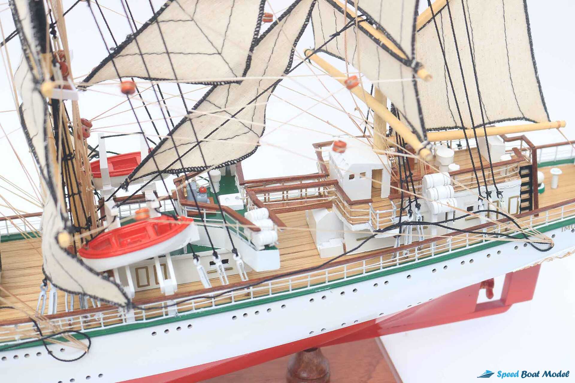 Dar Mlodziezy 1982 Poland Tall Ship Model (2) Speed Boad Model Dar Mlodziezy 1982 Poland Tall Ship Model (2) Speed Boad Model