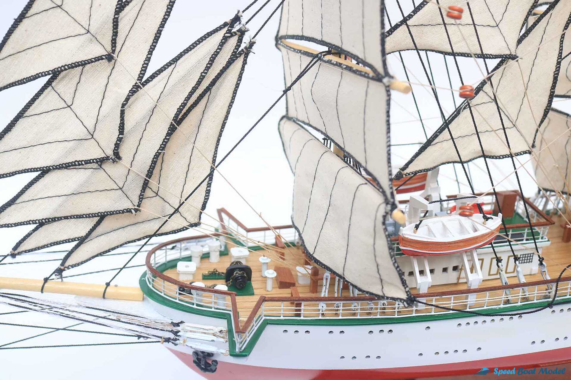 Dar Mlodziezy 1982 Poland Tall Ship Model (4) Speed Boad Model Dar Mlodziezy 1982 Poland Tall Ship Model (4) Speed Boad Model
