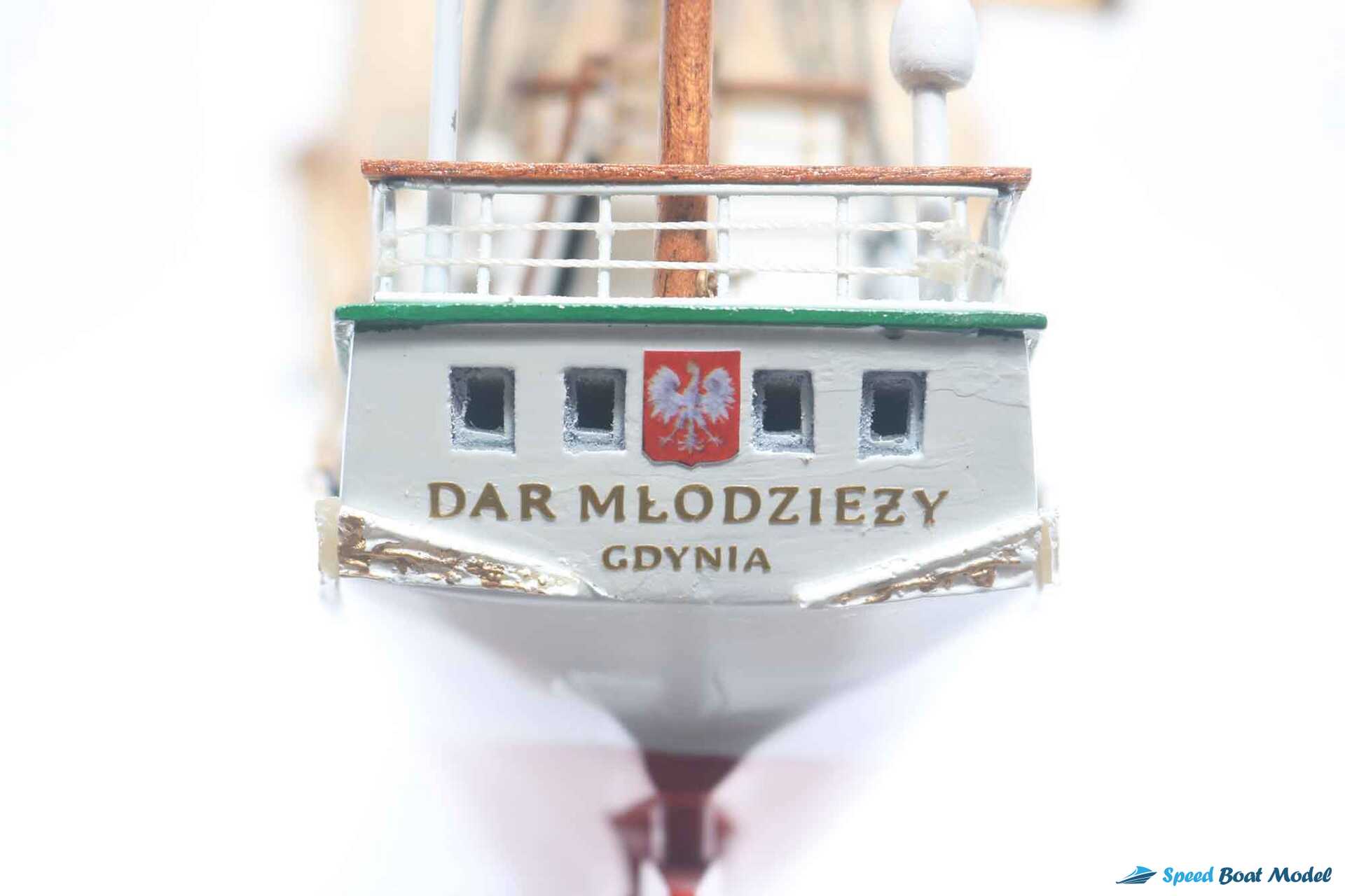 Dar Mlodziezy 1982 Poland Tall Ship Model (5) Speed Boad Model Dar Mlodziezy 1982 Poland Tall Ship Model (5) Speed Boad Model