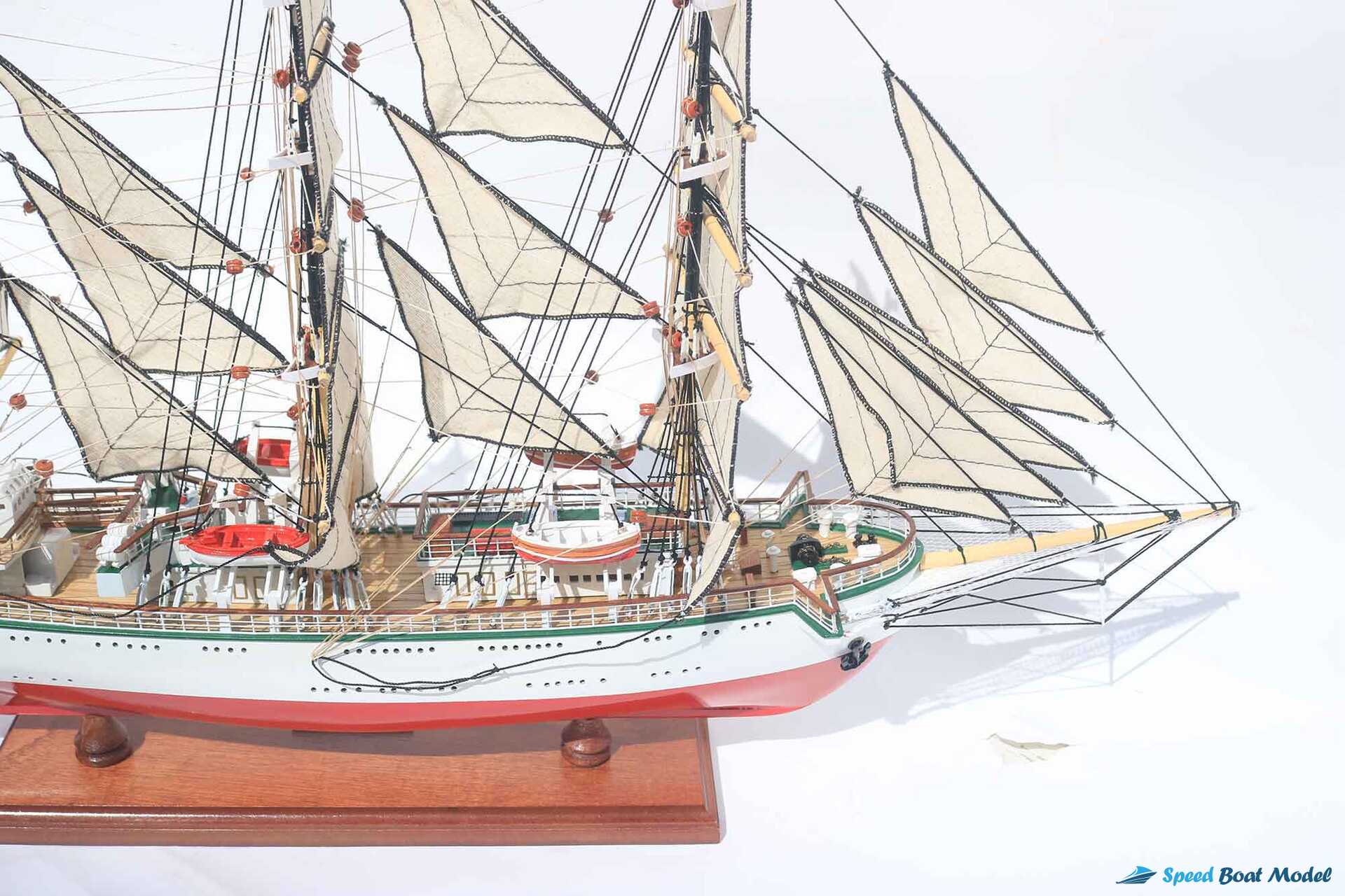 Dar Mlodziezy 1982 Poland Tall Ship Model (7) Speed Boad Model Dar Mlodziezy 1982 Poland Tall Ship Model (7) Speed Boad Model
