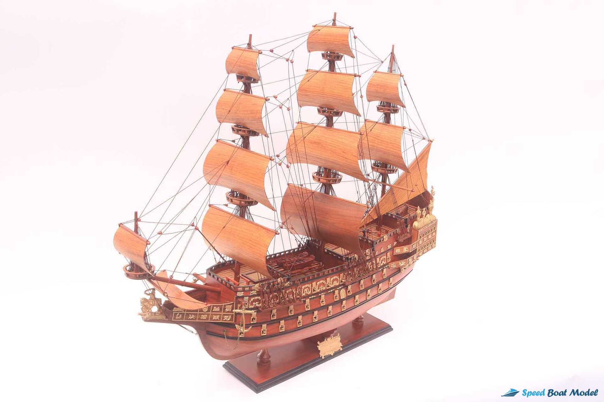 Sovereign Of The Seas – Special Edition (Rosewood) 16 Sovereign Of The Seas – Special Edition (rosewood) (13) Speed Boad Model