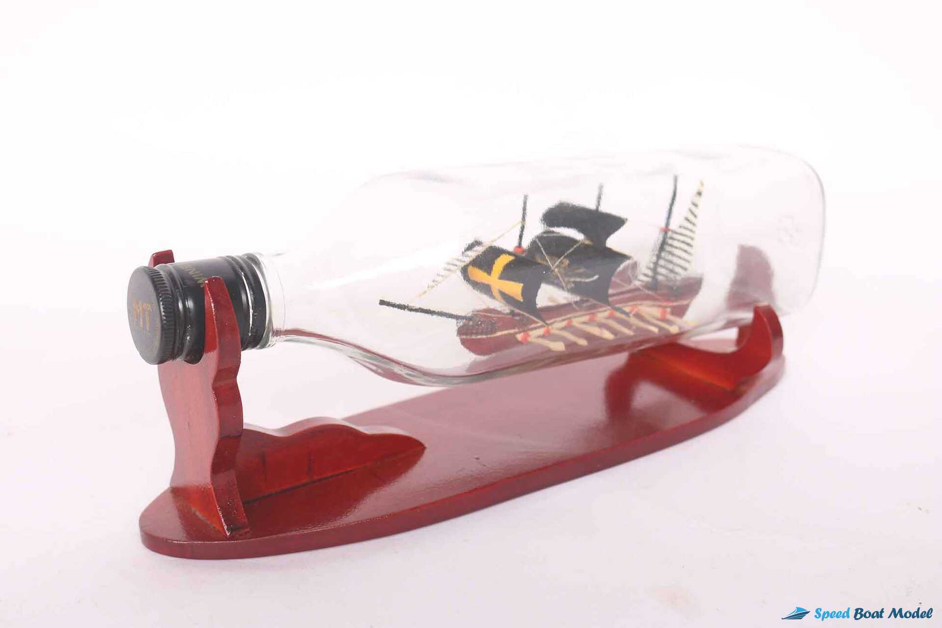 Black Ship In Lie Down Square Wine Bottle (3) Speed Boad Model Black Ship In Lie Down Square Wine Bottle (3) Speed Boad Model