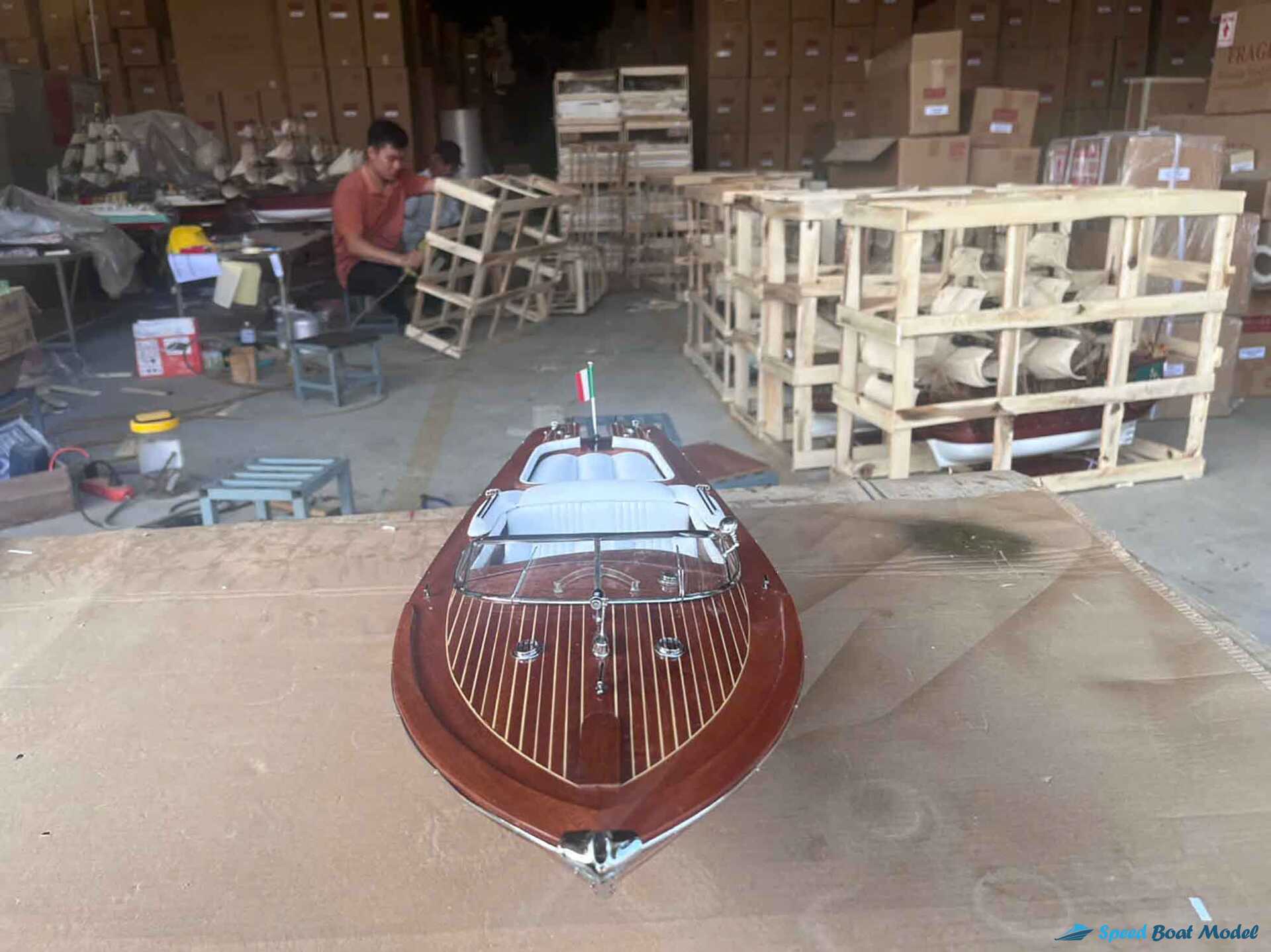 Riva Aquarama Wood Finished – White Chair Boat Model (8) Speed Boad Model Riva Aquarama Wood Finished – White Chair Boat Model (8) Speed Boad Model