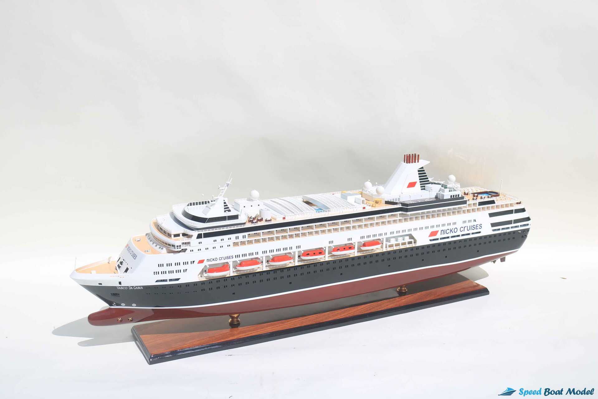 Vasco Da Gama Ship Model 43" 19 Vasco Da Gama Ship Model (17) Speed Boad Model
