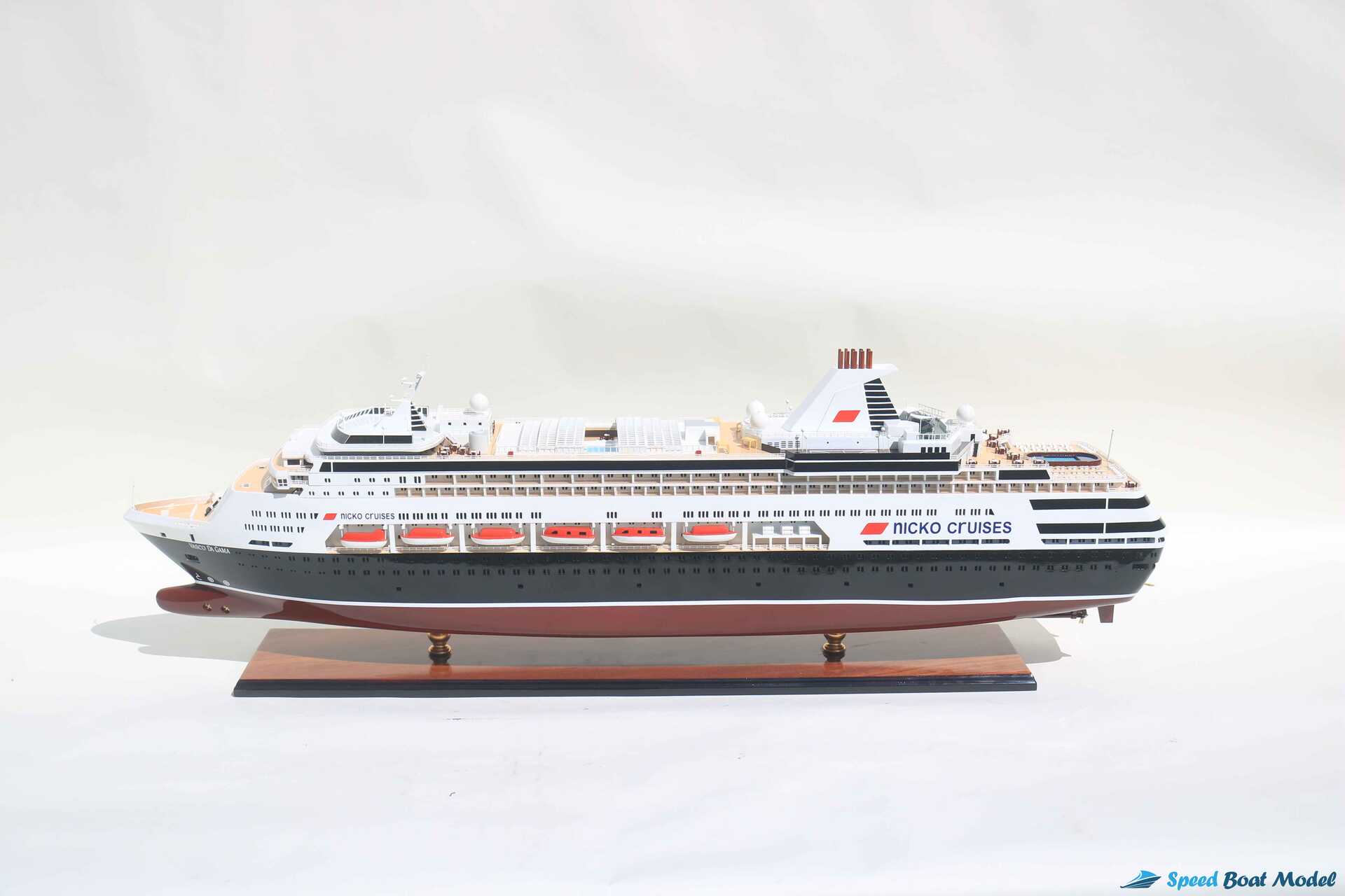 Vasco Da Gama Ship Model 43" 18 Vasco Da Gama Ship Model (18) Speed Boad Model
