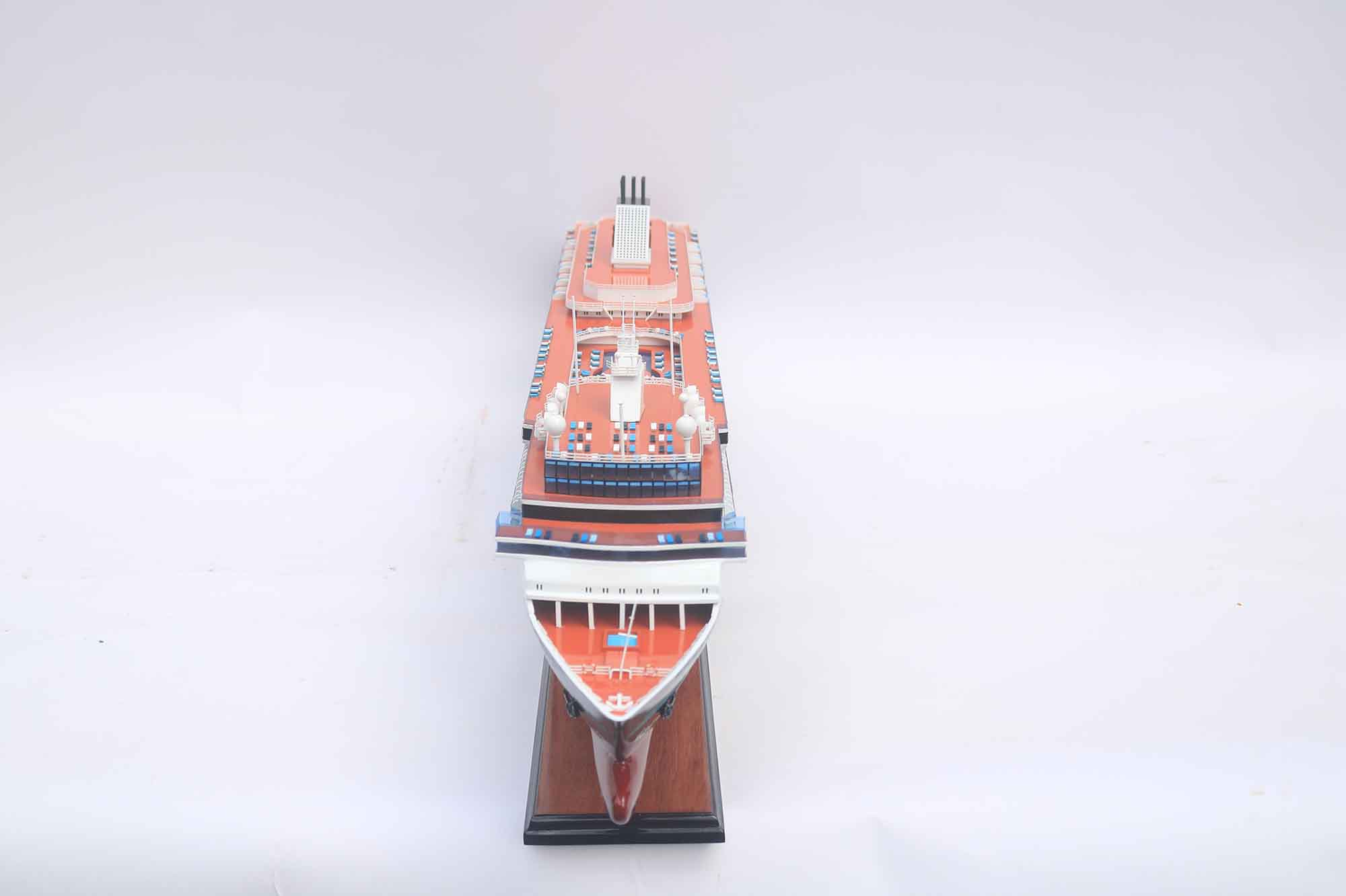 Mein Schiff 2 Cruise Ship Model (11) Speed Boad Model Mein Schiff 2 Cruise Ship Model (11) Speed Boad Model
