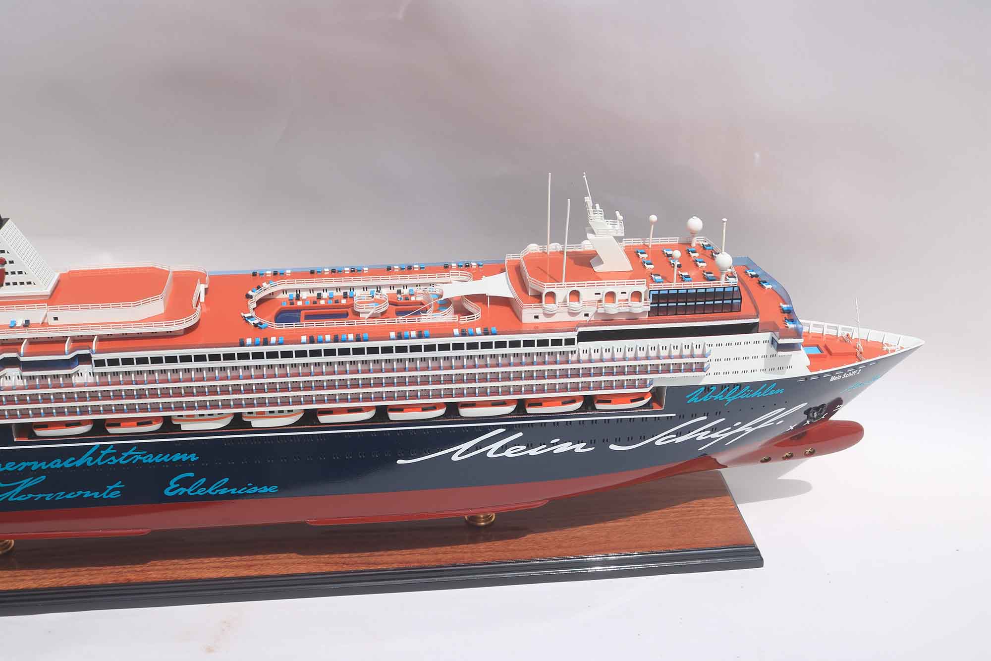 Mein Schiff 2 Cruise Ship Model (13) Speed Boad Model Mein Schiff 2 Cruise Ship Model (13) Speed Boad Model