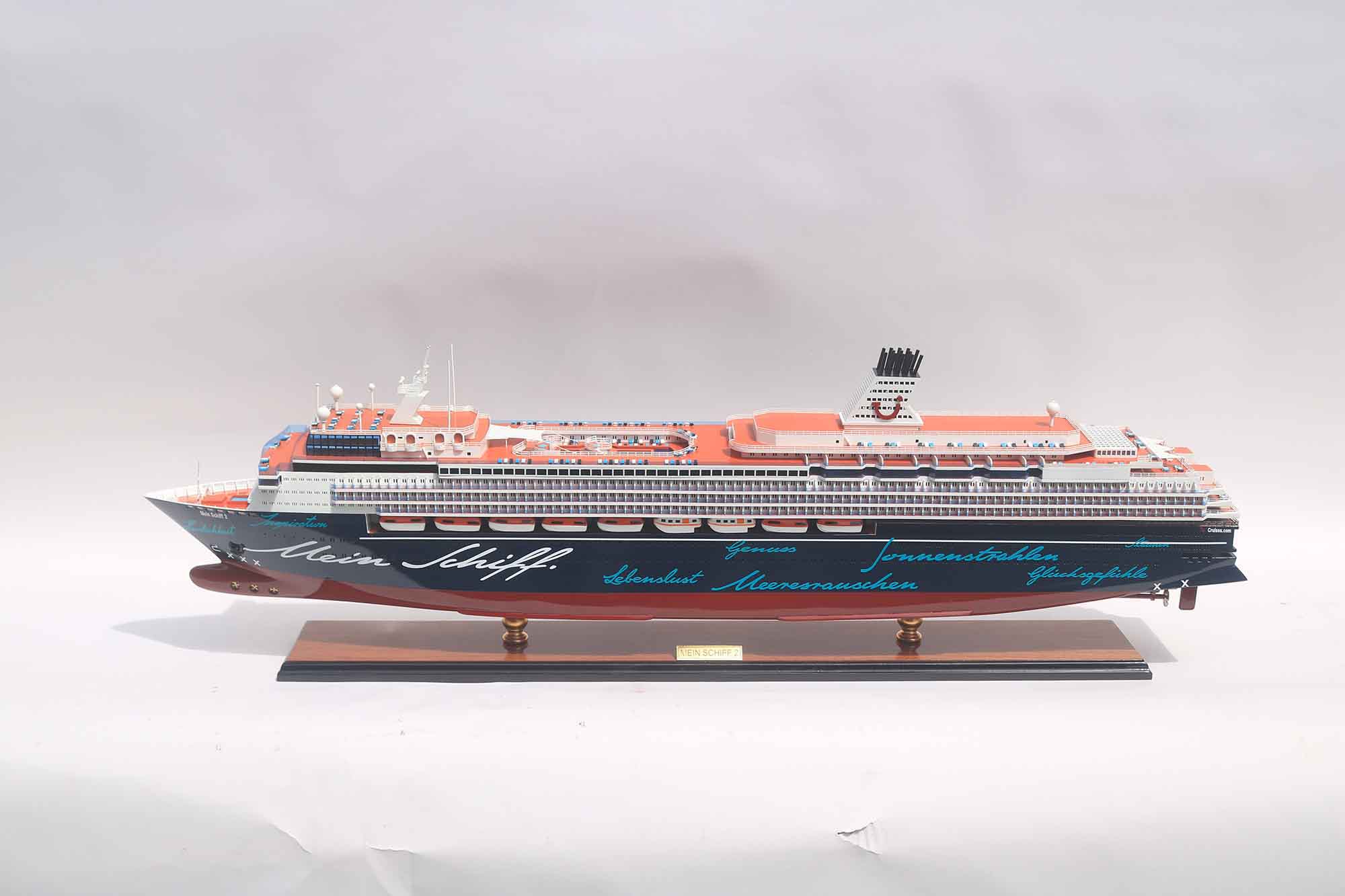 Mein Schiff 2 Cruise Ship Model 40" 21 Mein Schiff 2 Cruise Ship Model (21) Speed Boad Model